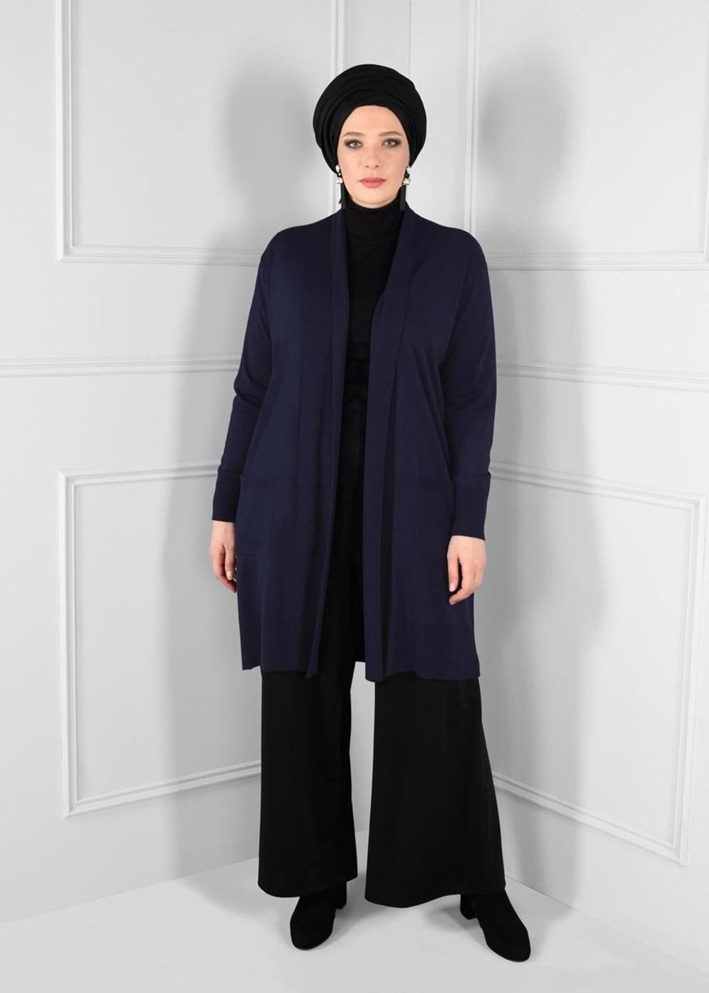 Tesettür giyim SİYAH DÜĞMELİ YÜKSEK BEL GENİŞ KESİM PANTOLON 7233 