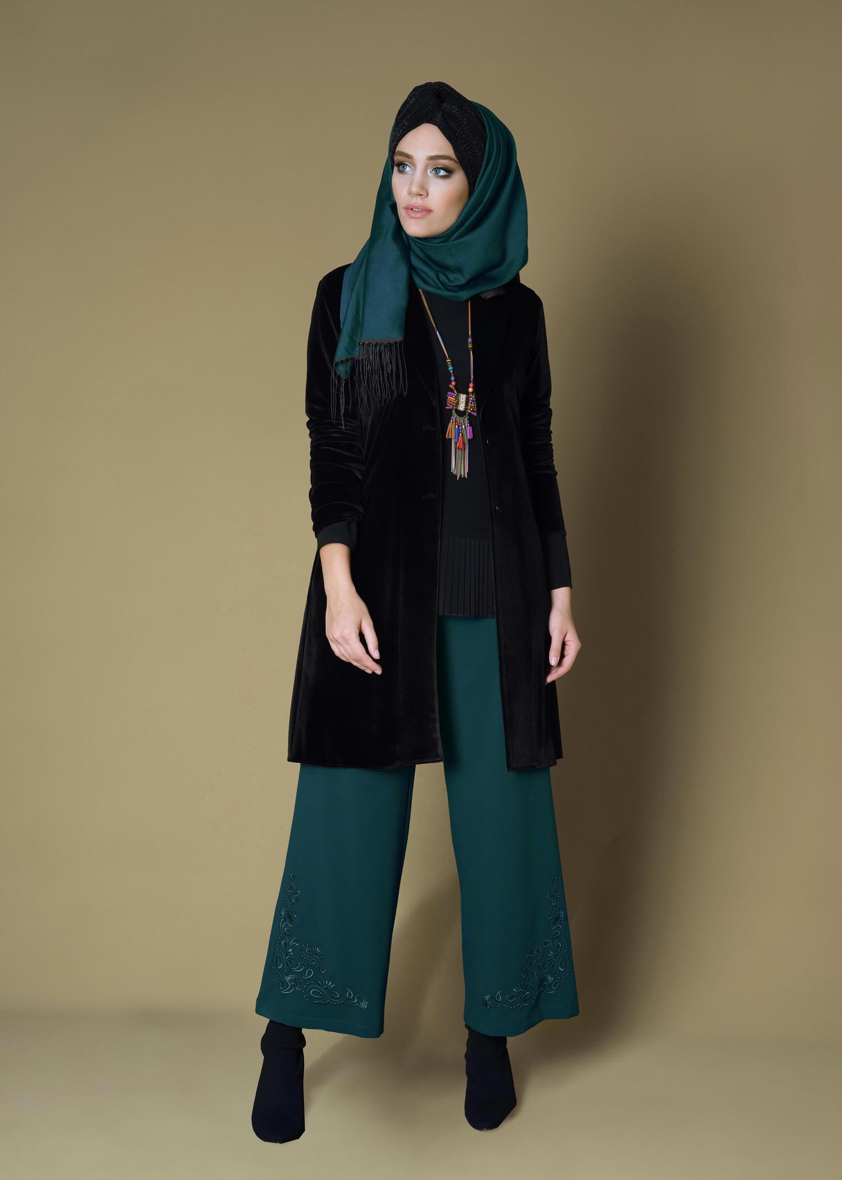 Tesettür giyim YEŞİL GENİŞ PAÇA NAKIŞ İŞLEMELİ PANTOLON 7244 