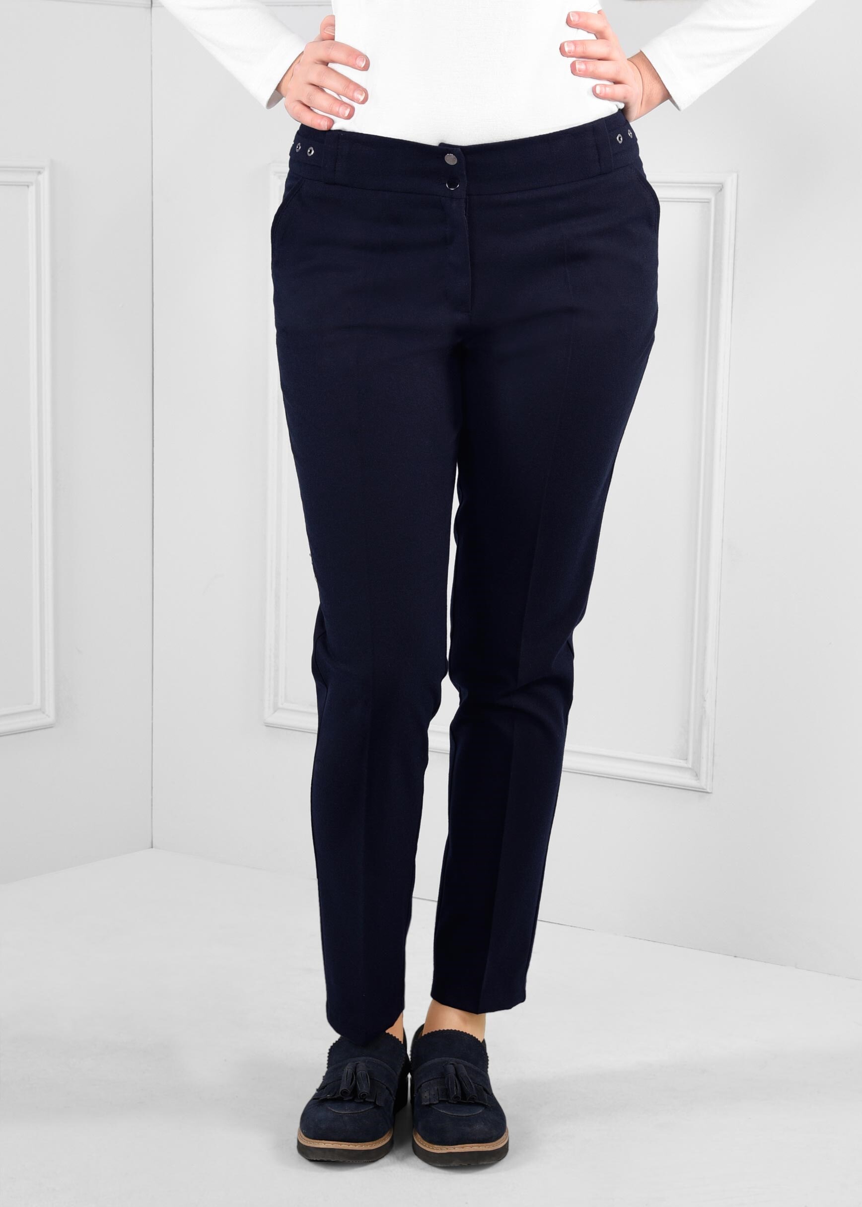 Tesettür giyim LACİVERT KEMERİ KUŞ GÖZÜ DETAYLI ARA BEL BORU PAÇA PANTOLON 7260 