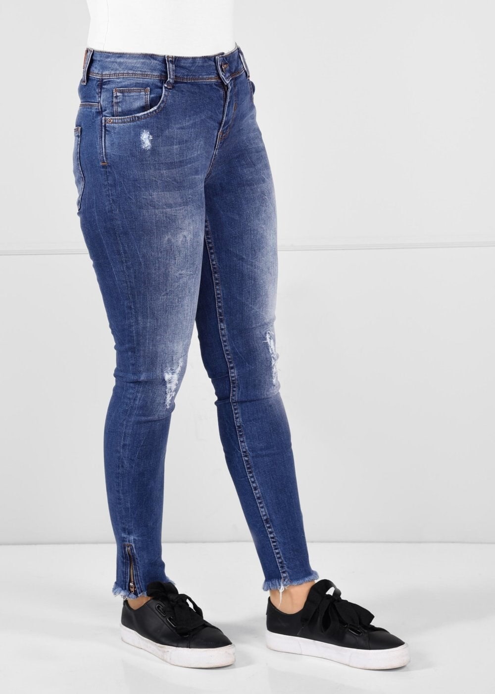 Tesettür giyim MAVİ BİLEKLERİ FERMUARLI TAŞLAMALI ARA BEL DENİM PANTOLON 7263