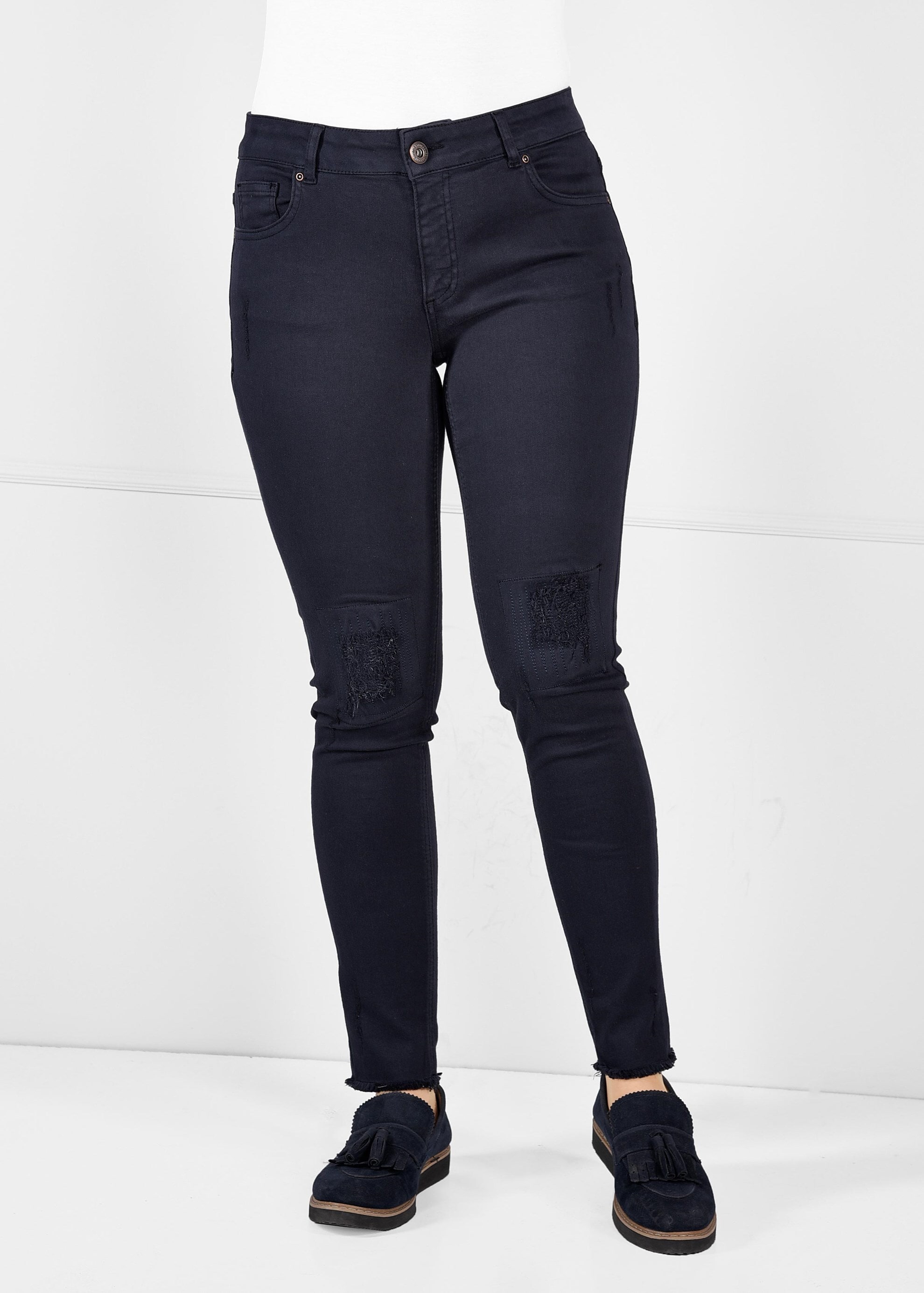 Tesettür giyim LACİVERT PAÇALARI PÜSKÜLLÜ CEPLİ ARA BEL PANTOLON 7267