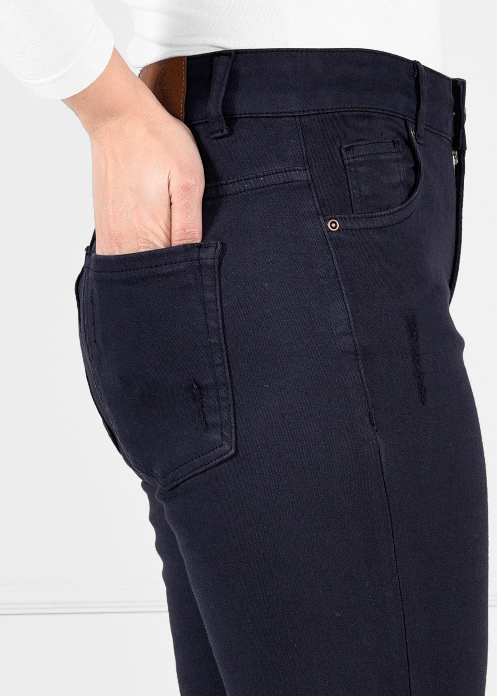 Tesettür giyim LACİVERT PAÇALARI PÜSKÜLLÜ CEPLİ ARA BEL PANTOLON 7267