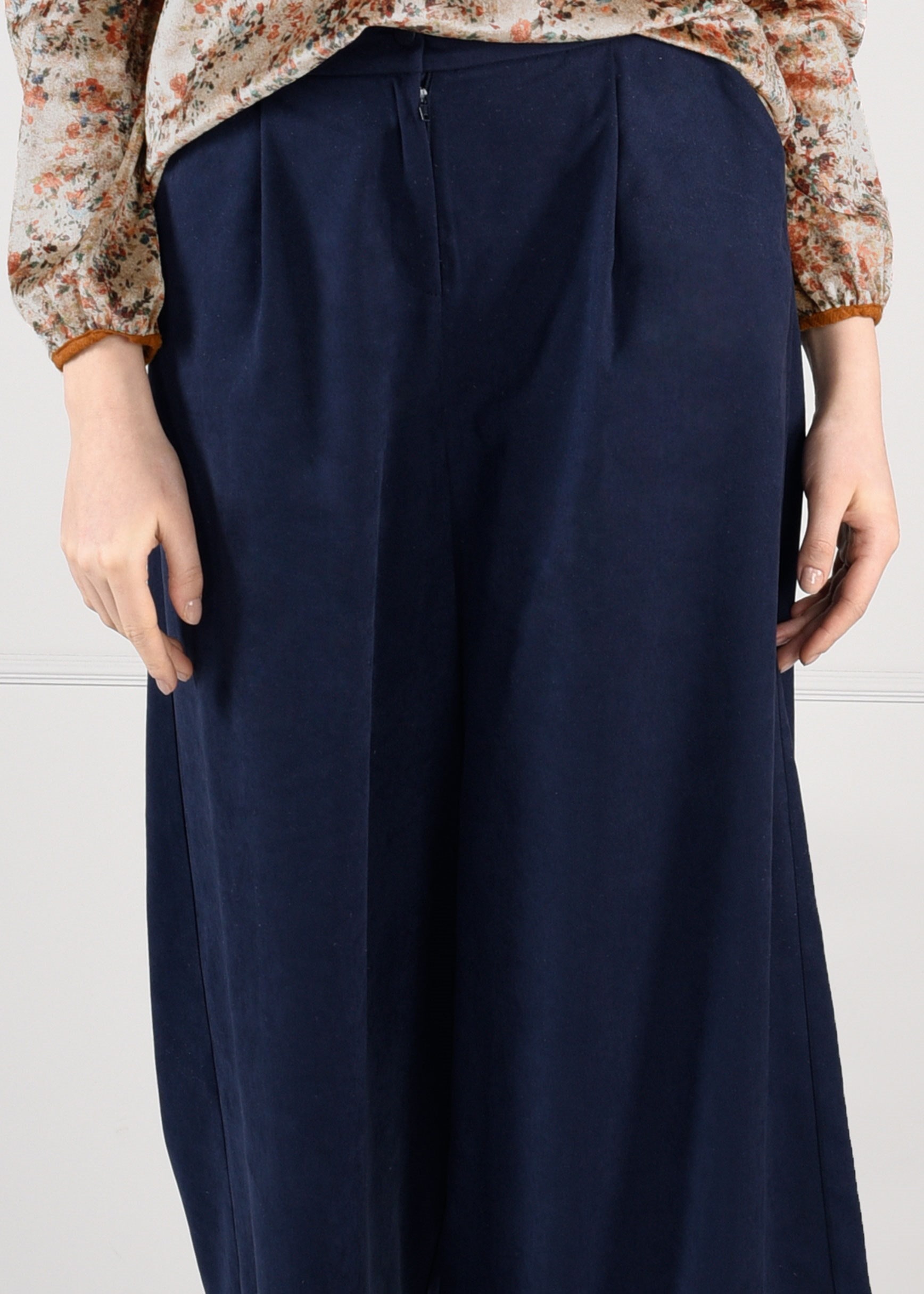 Tesettür giyim LACİVERT GENİŞ KESİM SÜET PANTOLON 7269