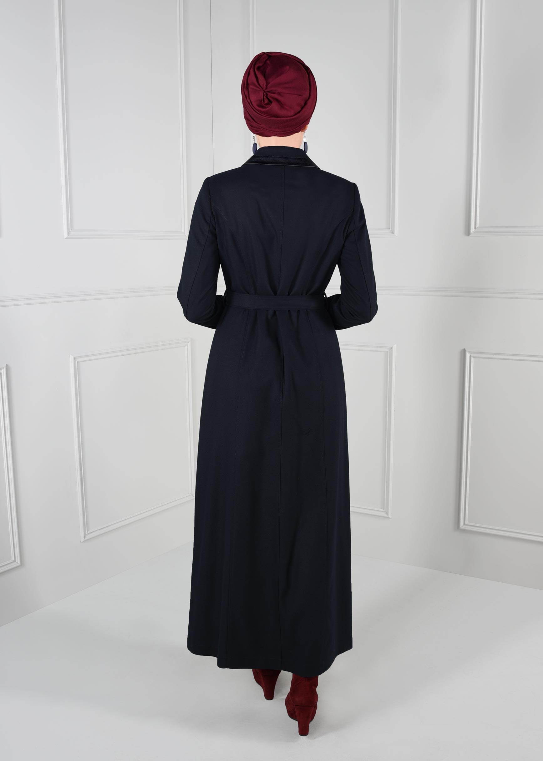 Tesettür giyim LACİVERT YAKASI KOLLARI BİYELİ KUŞAKLI PARDESÜ 1132