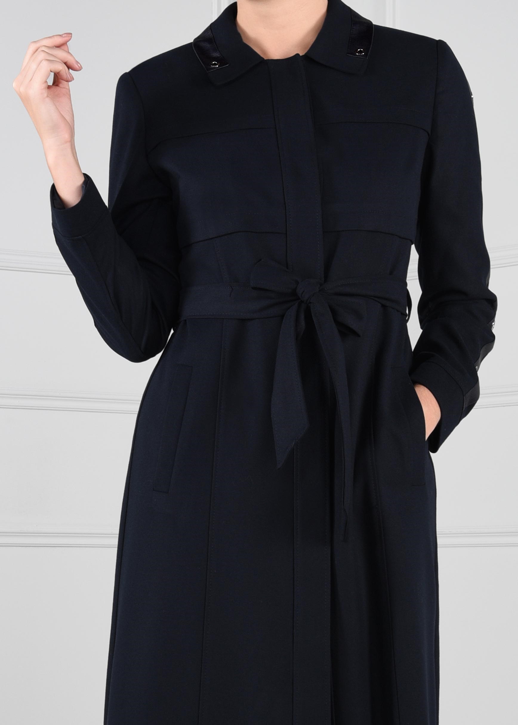 Tesettür giyim LACİVERT YAKASI KOLLARI BİYELİ KUŞAKLI PARDESÜ 1132