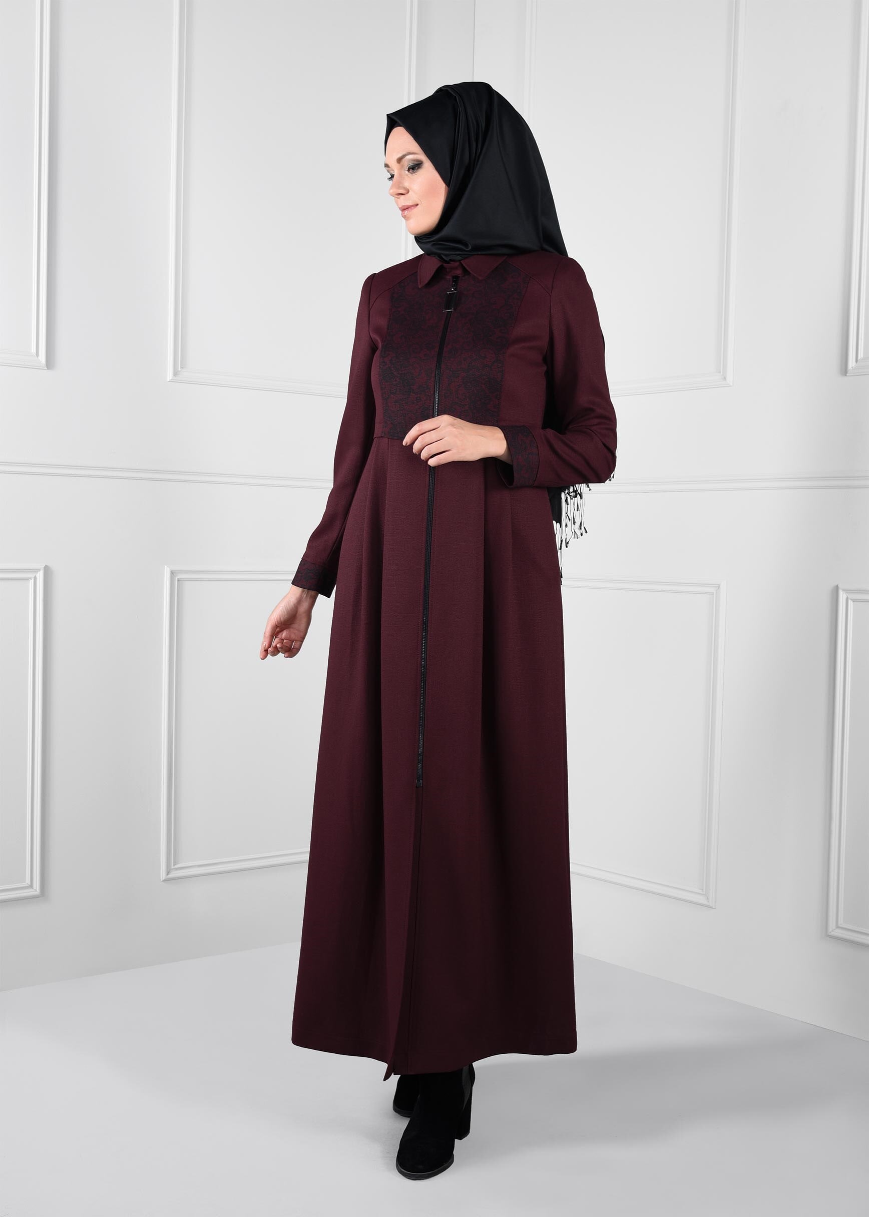 Tesettür giyim BORDO DANTEL DETAYLI CEPLİ FERMUARLI PARDESÜ 1137