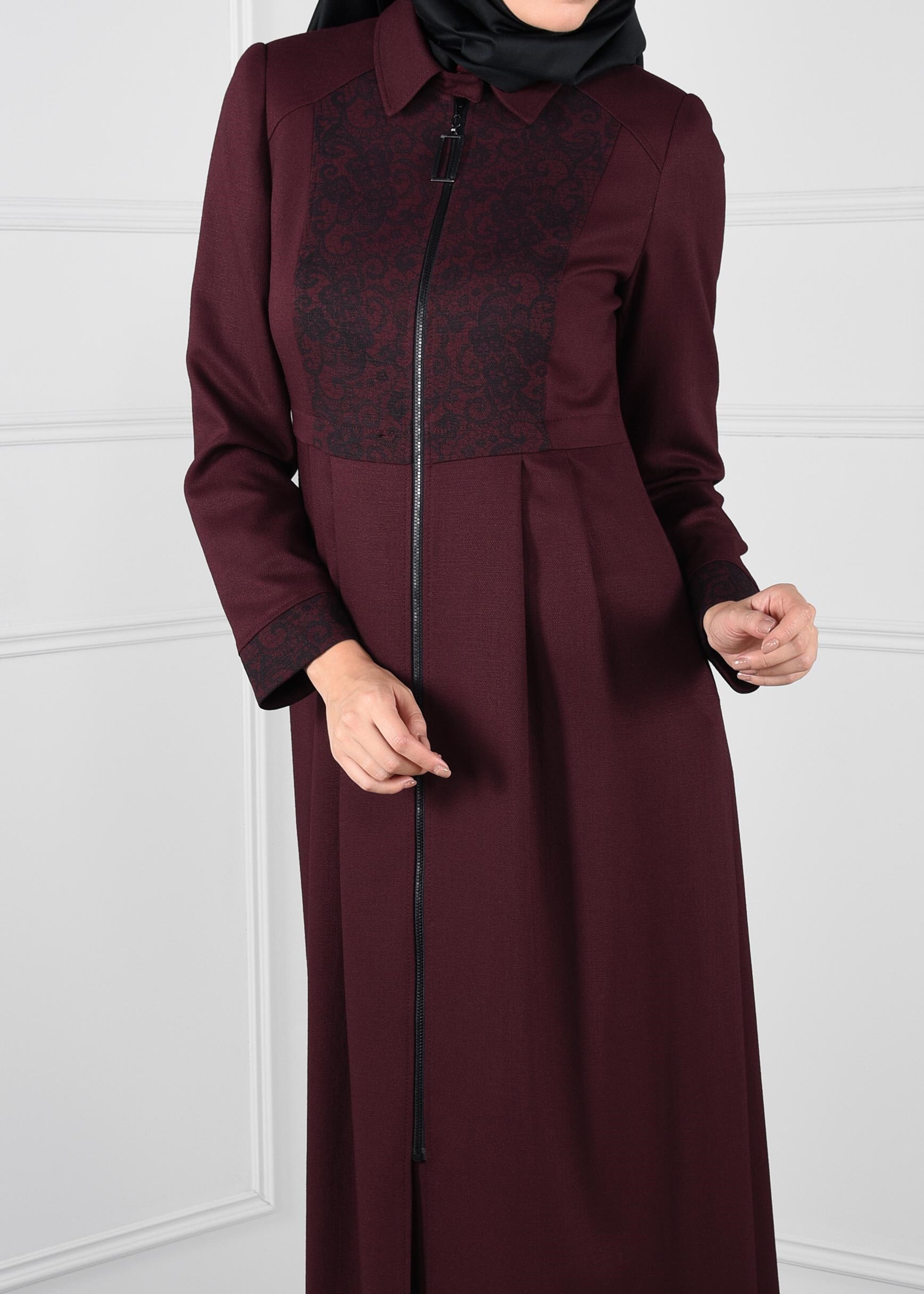Tesettür giyim BORDO DANTEL DETAYLI CEPLİ FERMUARLI PARDESÜ 1137