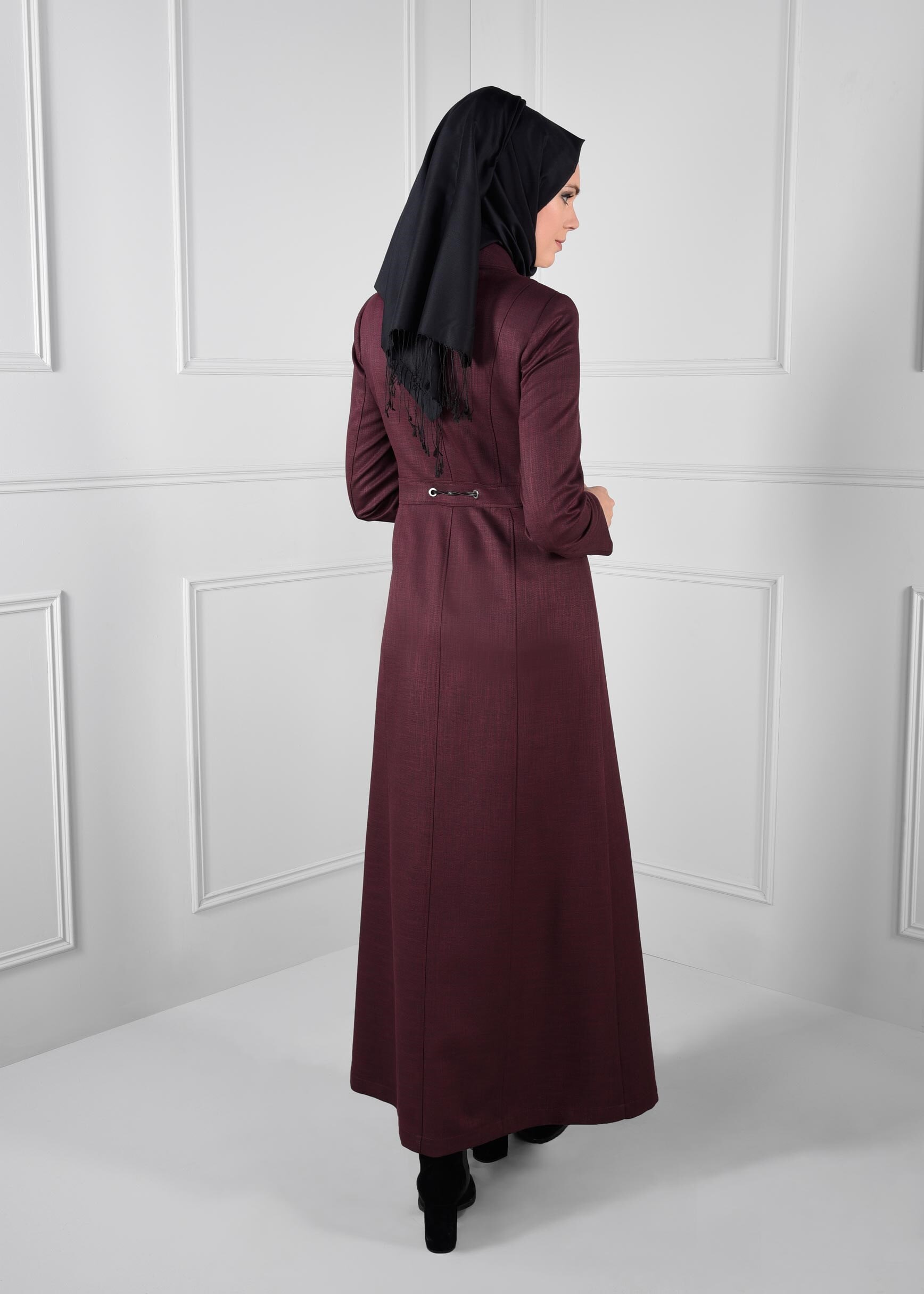 Tesettür giyim BORDO BELDEN BAĞCIKLI DANTEL DETAYLI CEPLİ PARDESÜ 1144