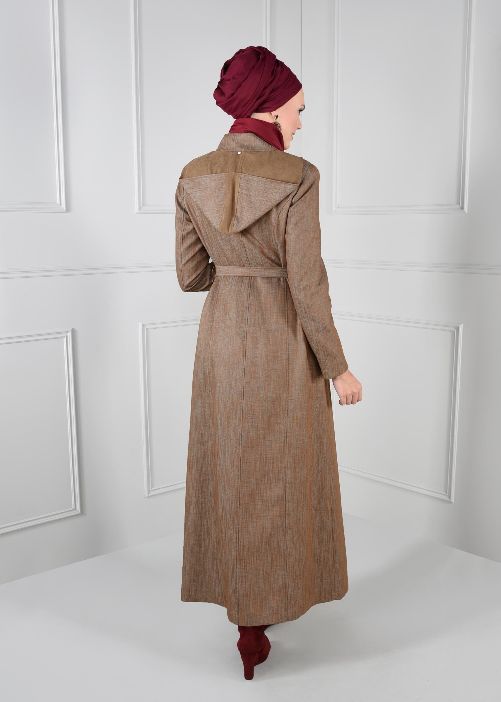 Tesettür giyim TABA KUŞAKLI KAPÜŞONLU PARDESÜ 1146