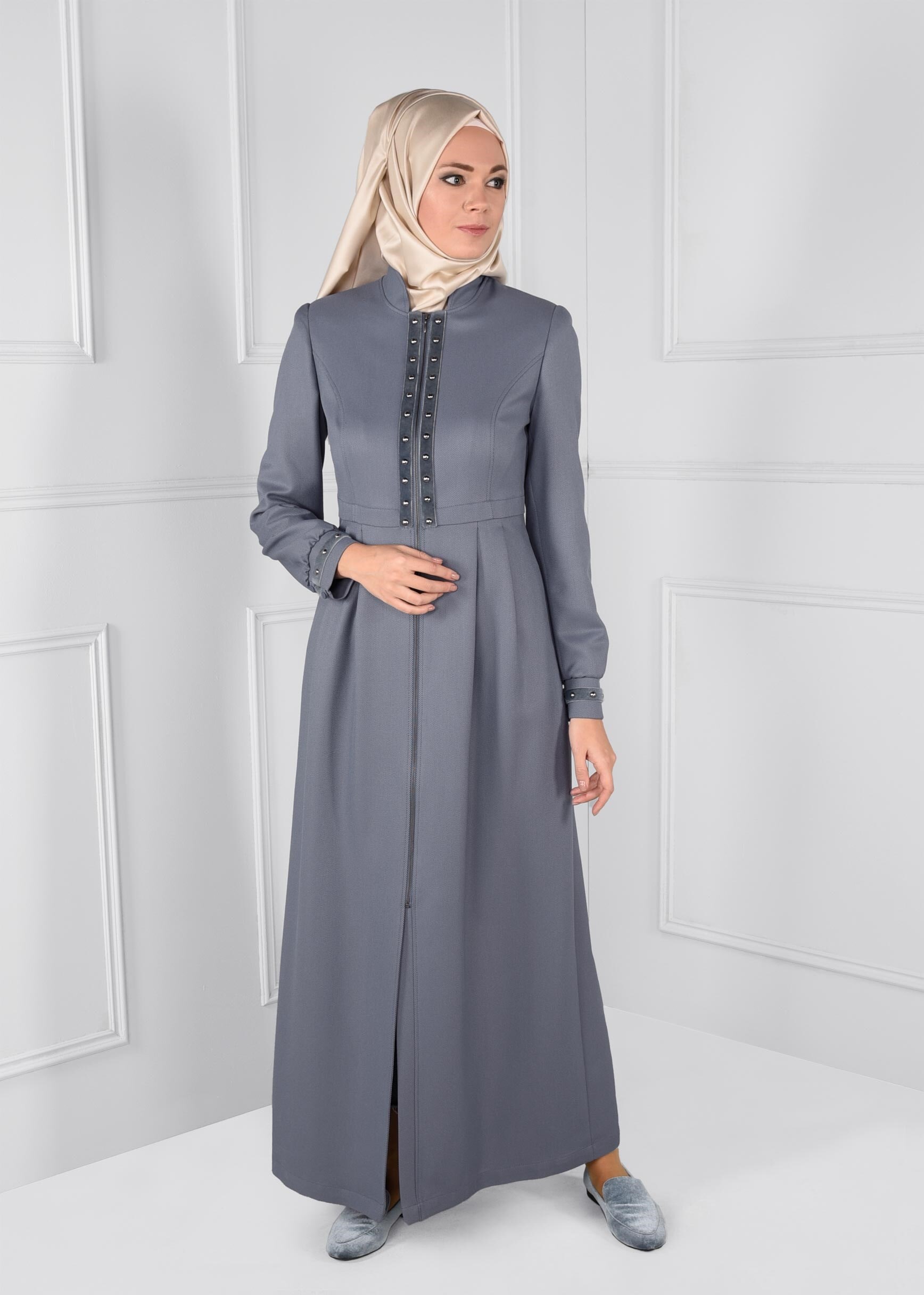 Tesettür giyim MAVİ BONCUK İŞLEMELİ FERMUARLI PARDESÜ 1148