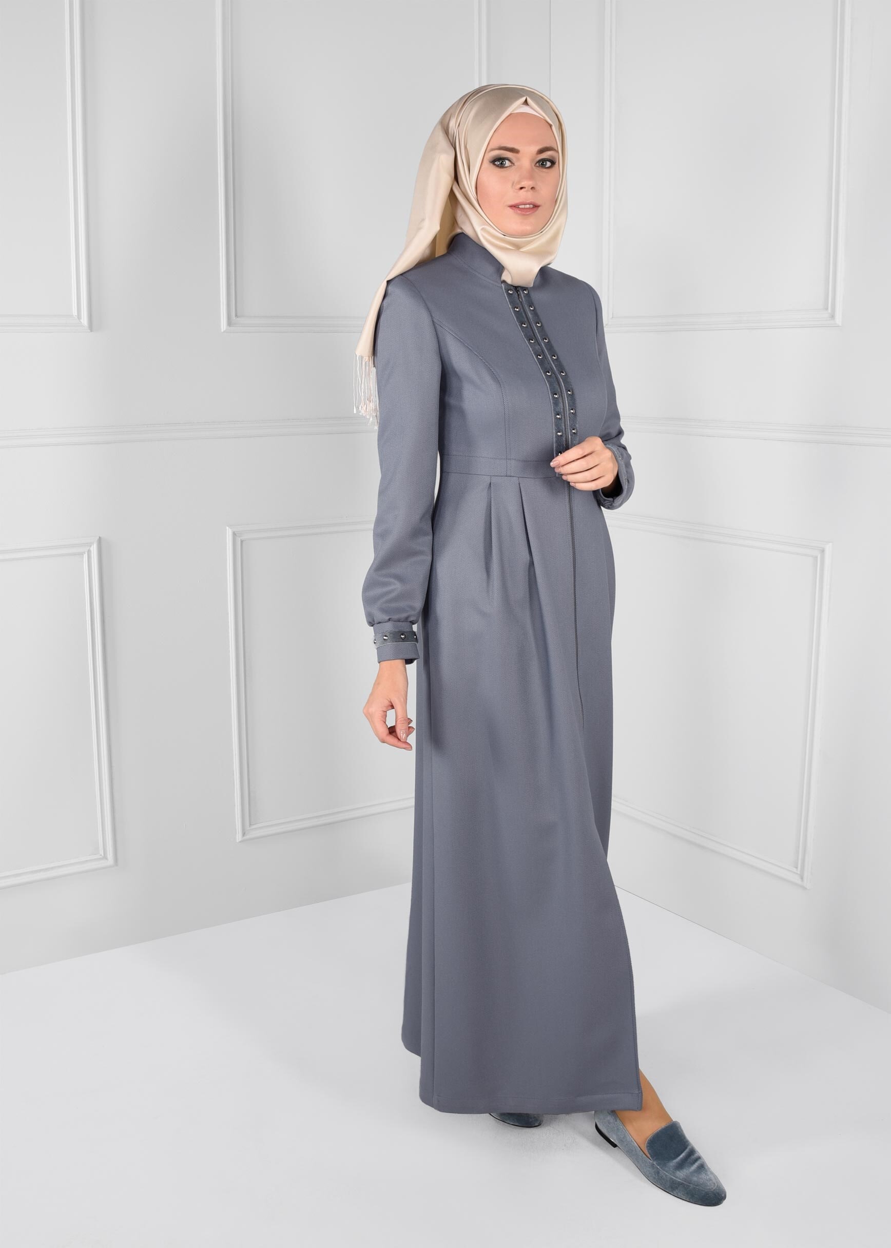 Tesettür giyim MAVİ BONCUK İŞLEMELİ FERMUARLI PARDESÜ 1148