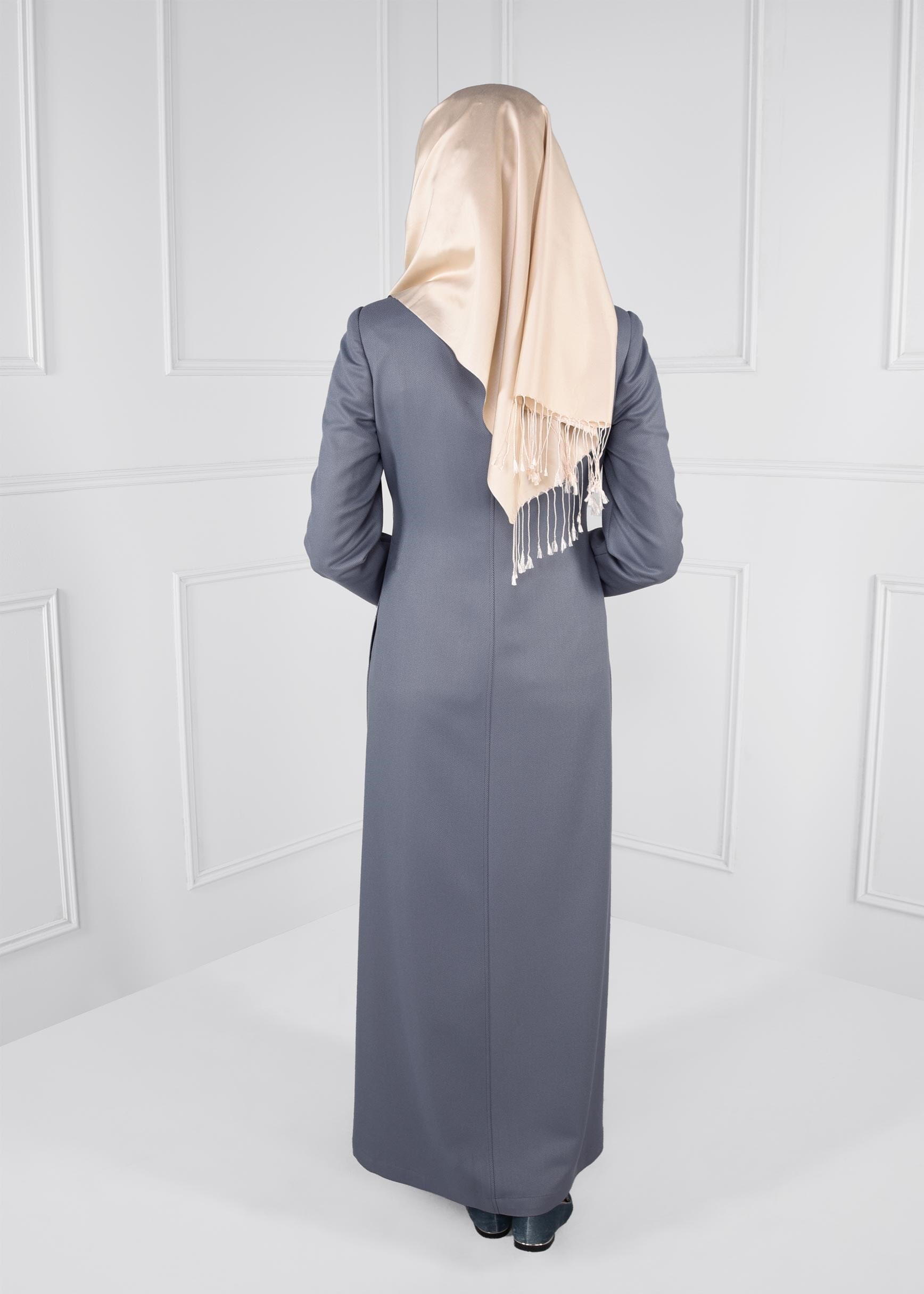 Tesettür giyim MAVİ BONCUK İŞLEMELİ FERMUARLI PARDESÜ 1148