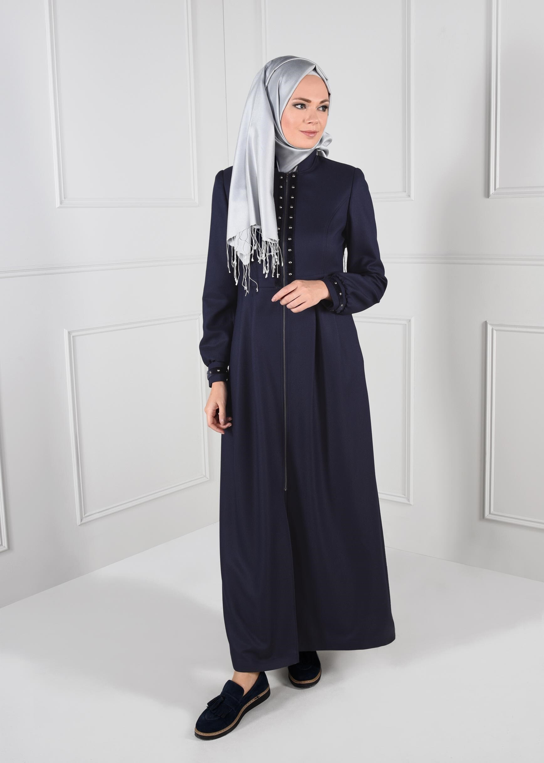 Tesettür giyim LACİVERT BONCUK İŞLEMELİ FERMUARLI PARDESÜ 1148