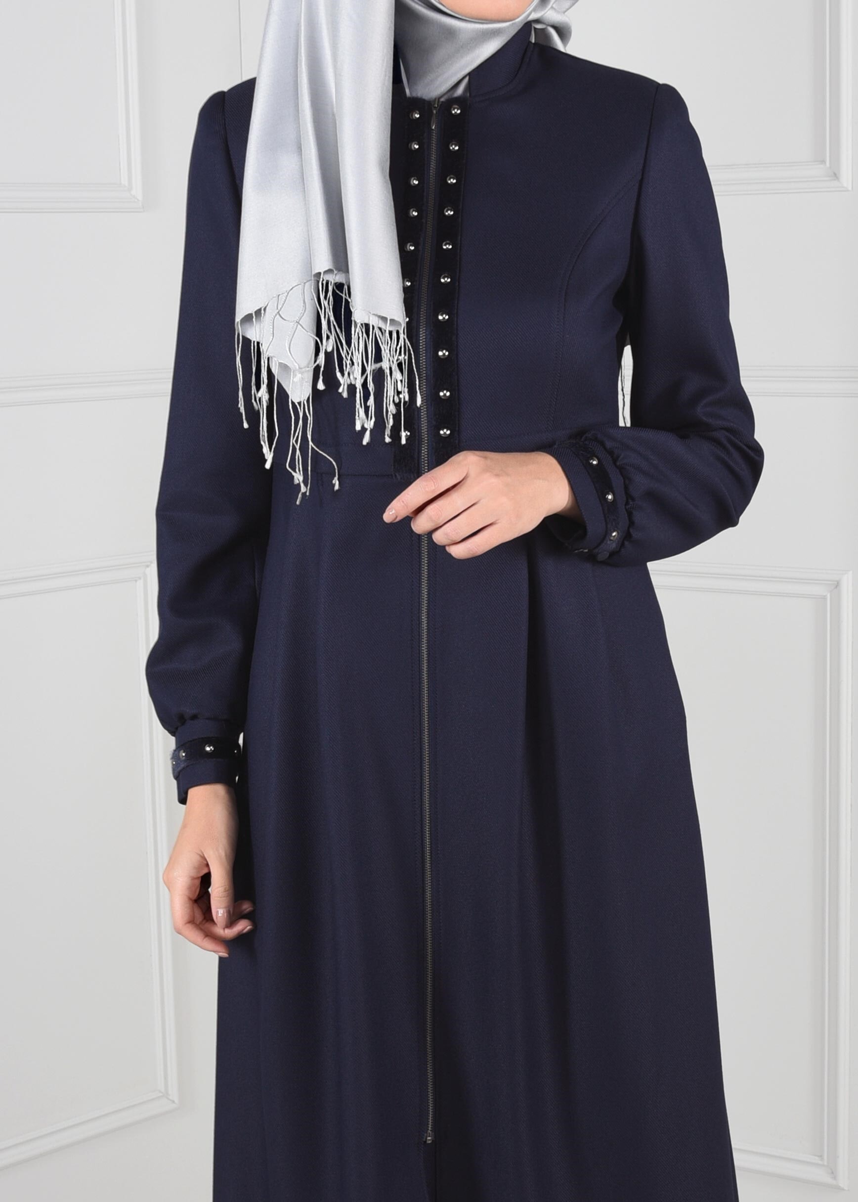 Tesettür giyim LACİVERT BONCUK İŞLEMELİ FERMUARLI PARDESÜ 1148