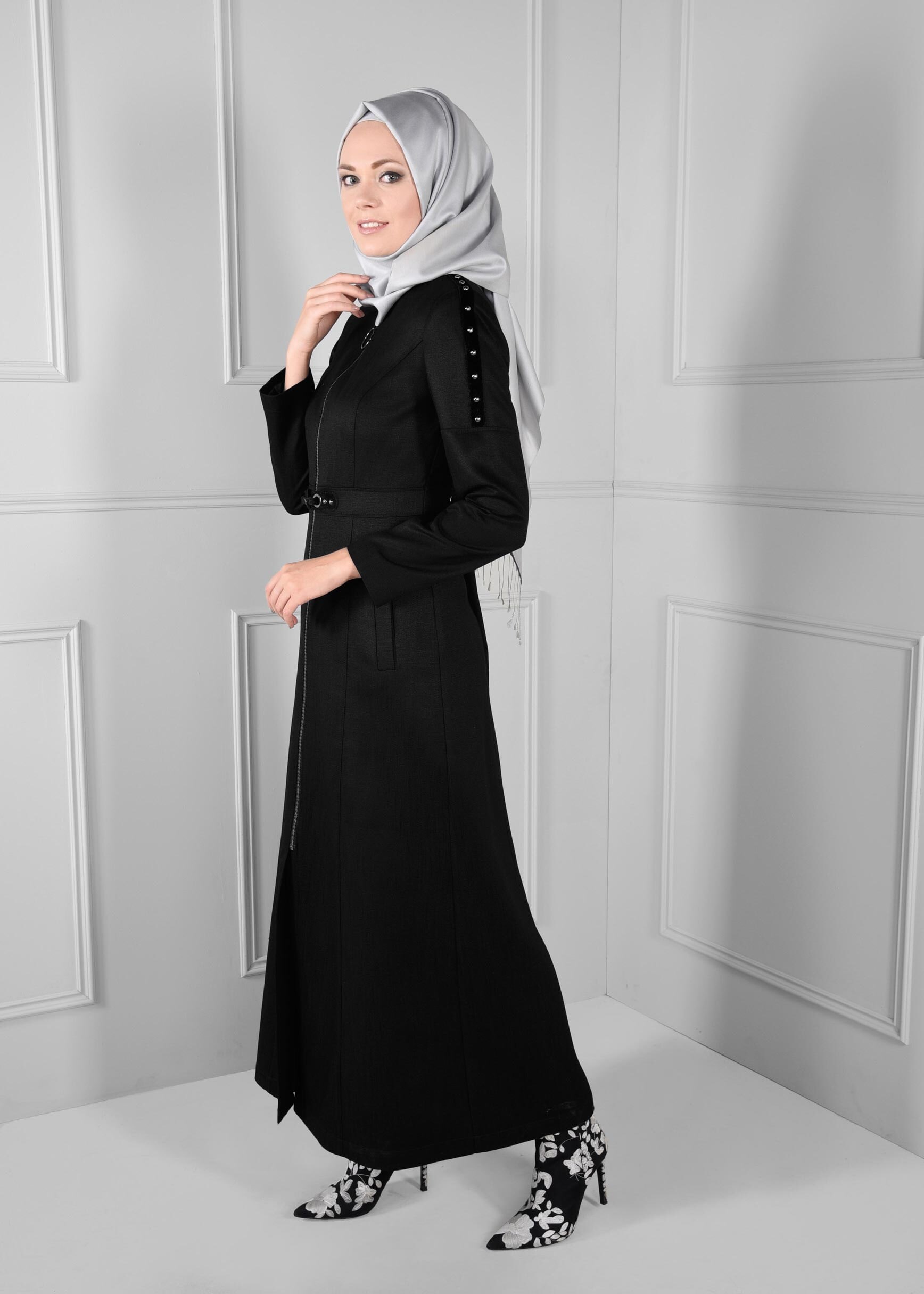 Tesettür giyim SİYAH FERMUARLI ZIMBA DETAYLI PARDESÜ 1152