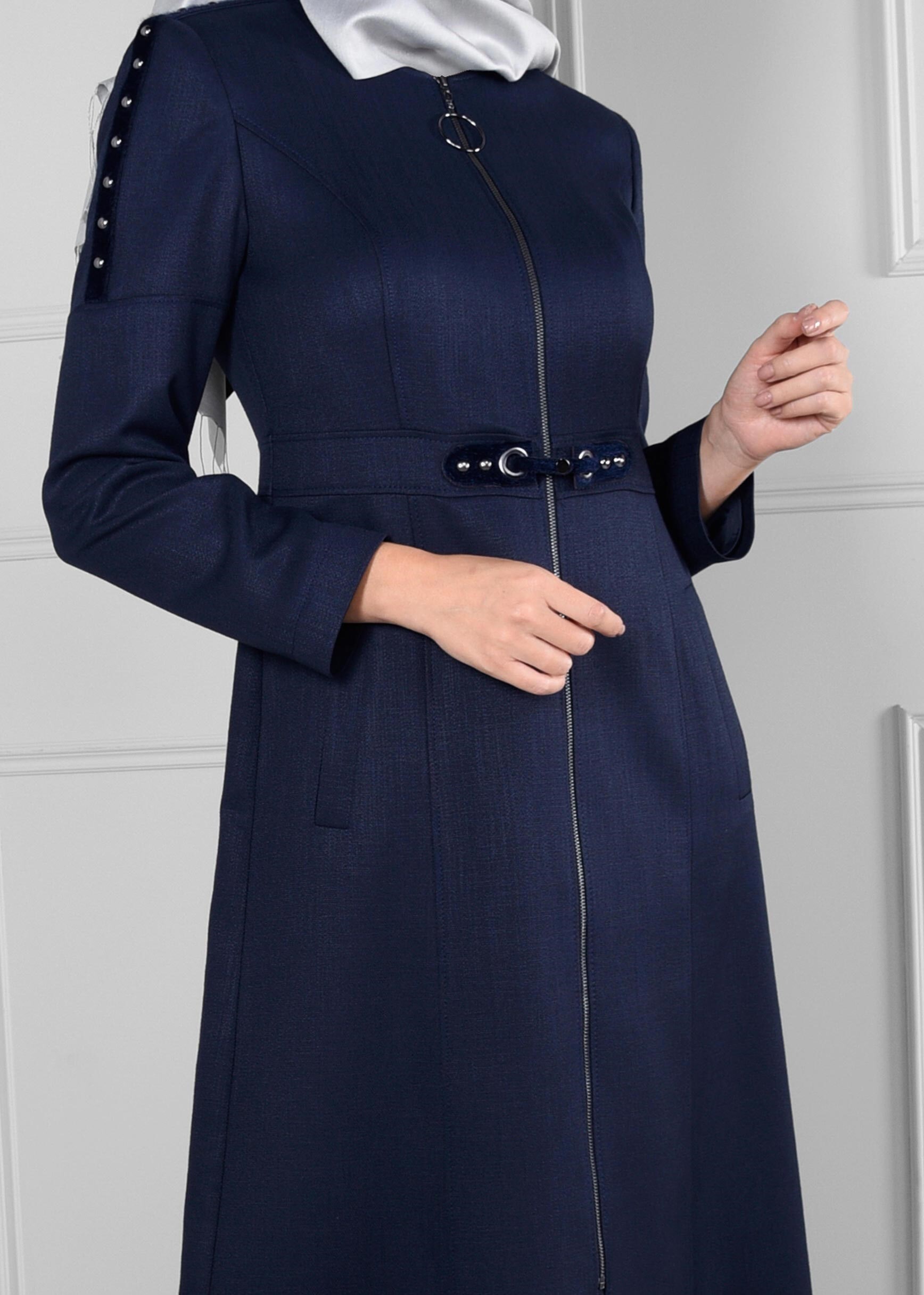 Tesettür giyim LACİVERT FERMUARLI ZIMBA DETAYLI PARDESÜ 1152