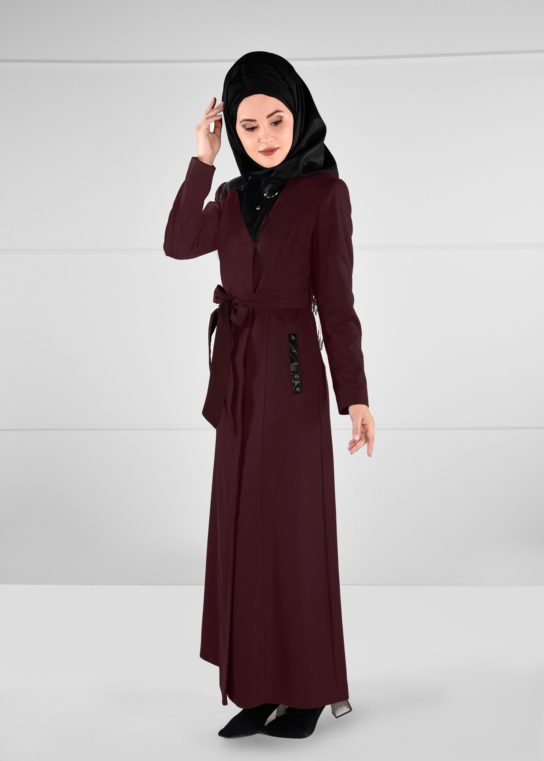 Tesettür giyim BORDO KUŞ GÖZÜ DETAYLI BROŞLU PARDESÜ 1163