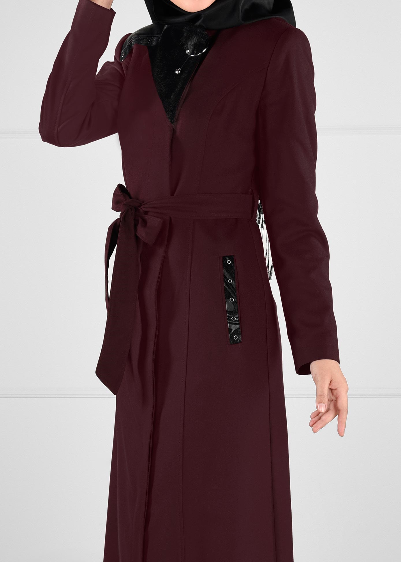 Tesettür giyim BORDO KUŞ GÖZÜ DETAYLI BROŞLU PARDESÜ 1163