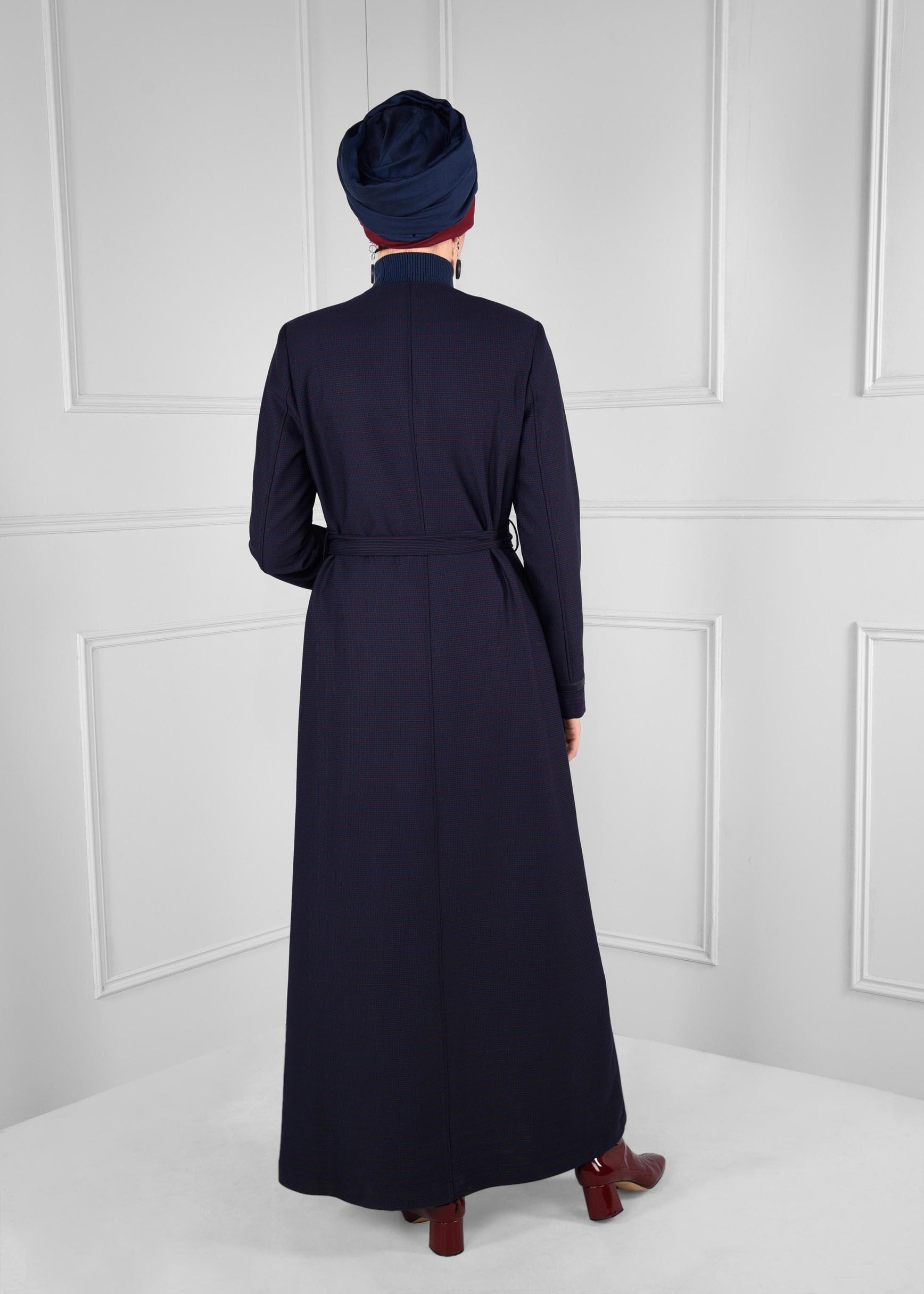 Tesettür giyim LACİVERT DERİ BİYE ŞERİTLİ DÜĞMELİ KUŞAKLI PARDESÜ 1166