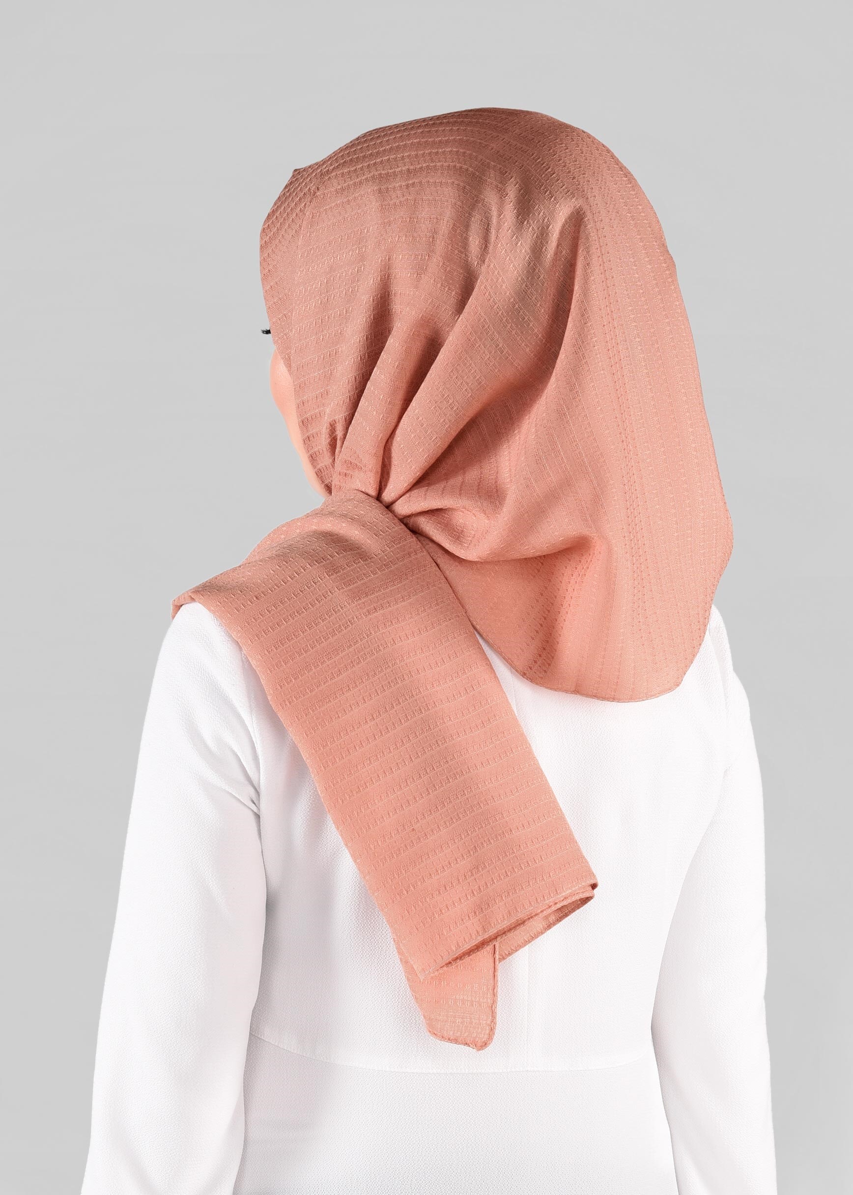 Tesettür giyim PUDRA 9879 ALVİNA KENDİNDEN DESENLİ ŞAL