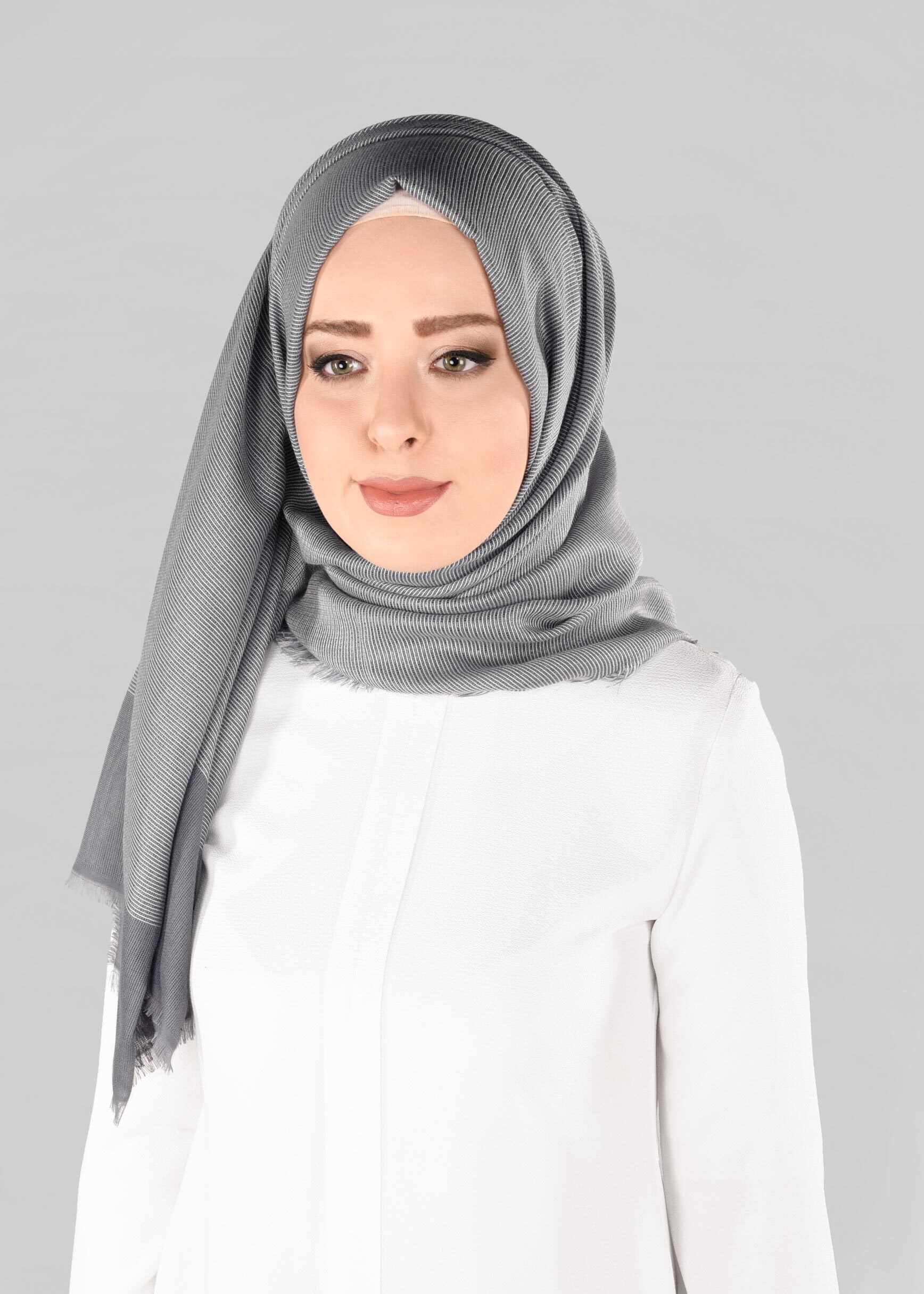 Tesettür giyim GÜMÜŞ 9884 ALVİNA KESİK SAÇAKLI ŞAL