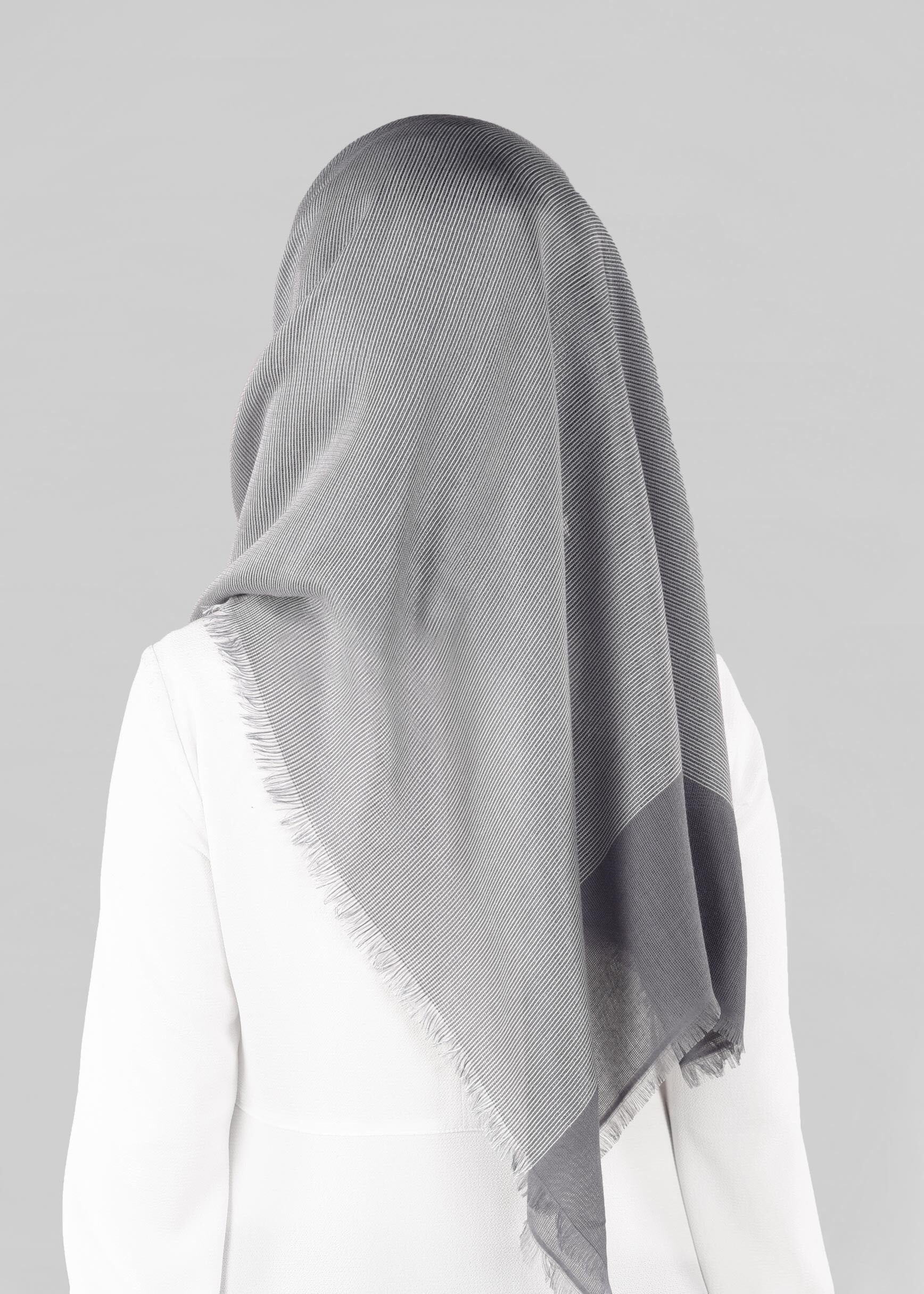 Tesettür giyim GÜMÜŞ 9884 ALVİNA KESİK SAÇAKLI ŞAL