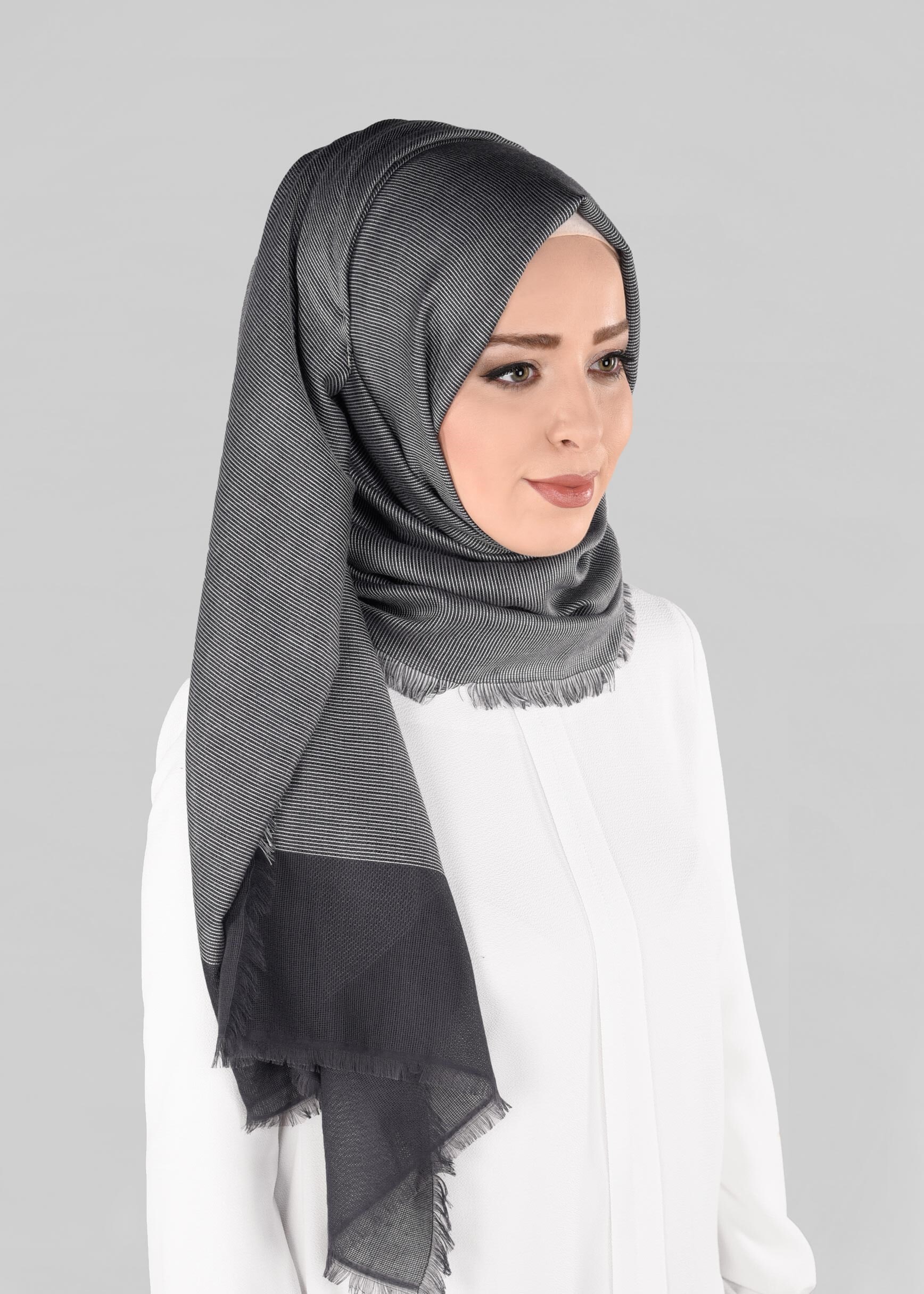 Tesettür giyim GRİ 9884 ALVİNA KESİK SAÇAKLI ŞAL
