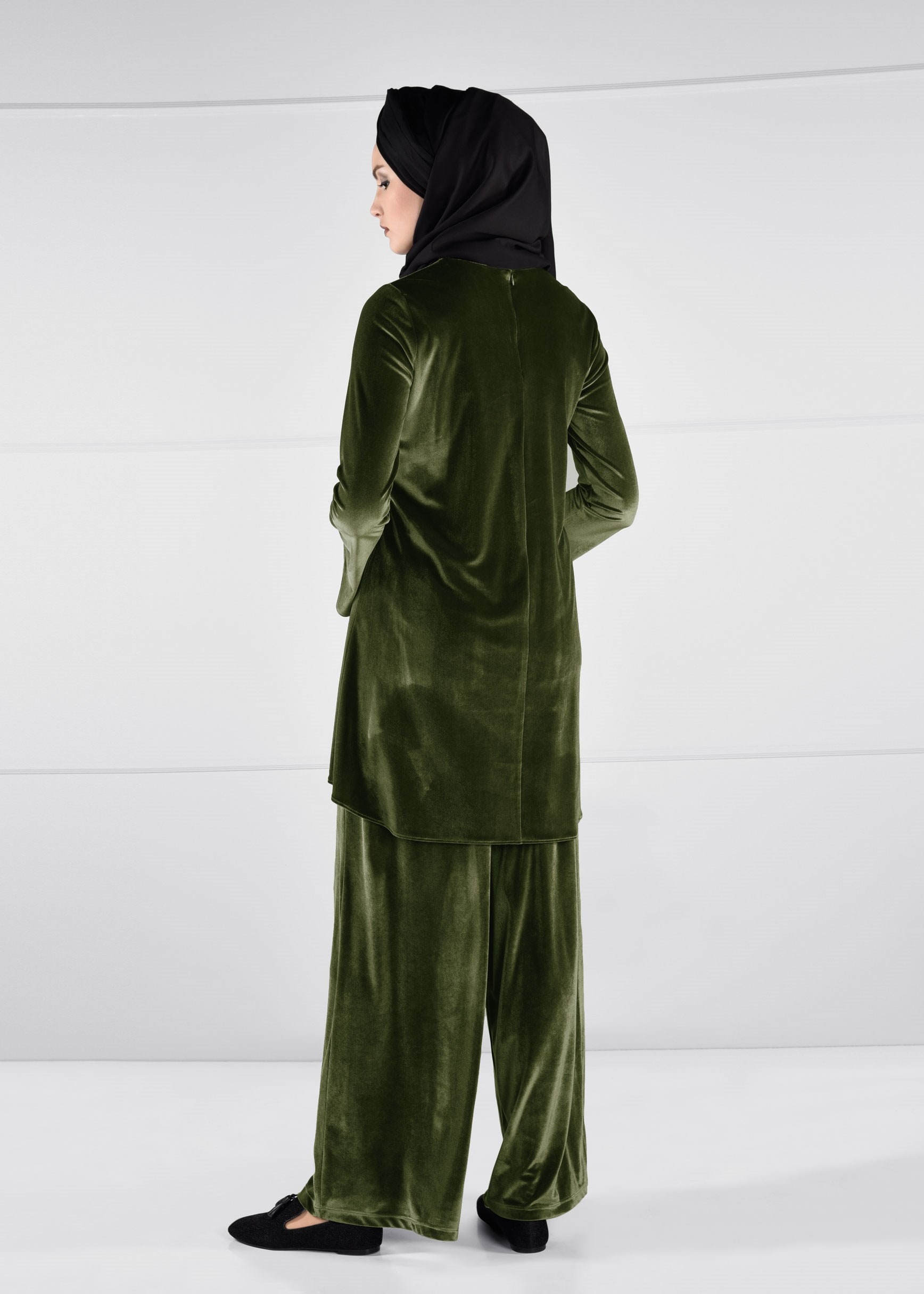 Tesettür giyim HAKİ GENİŞ KESİM SALAŞ KADİFE 2Lİ PANTOLON TAKIM 4712