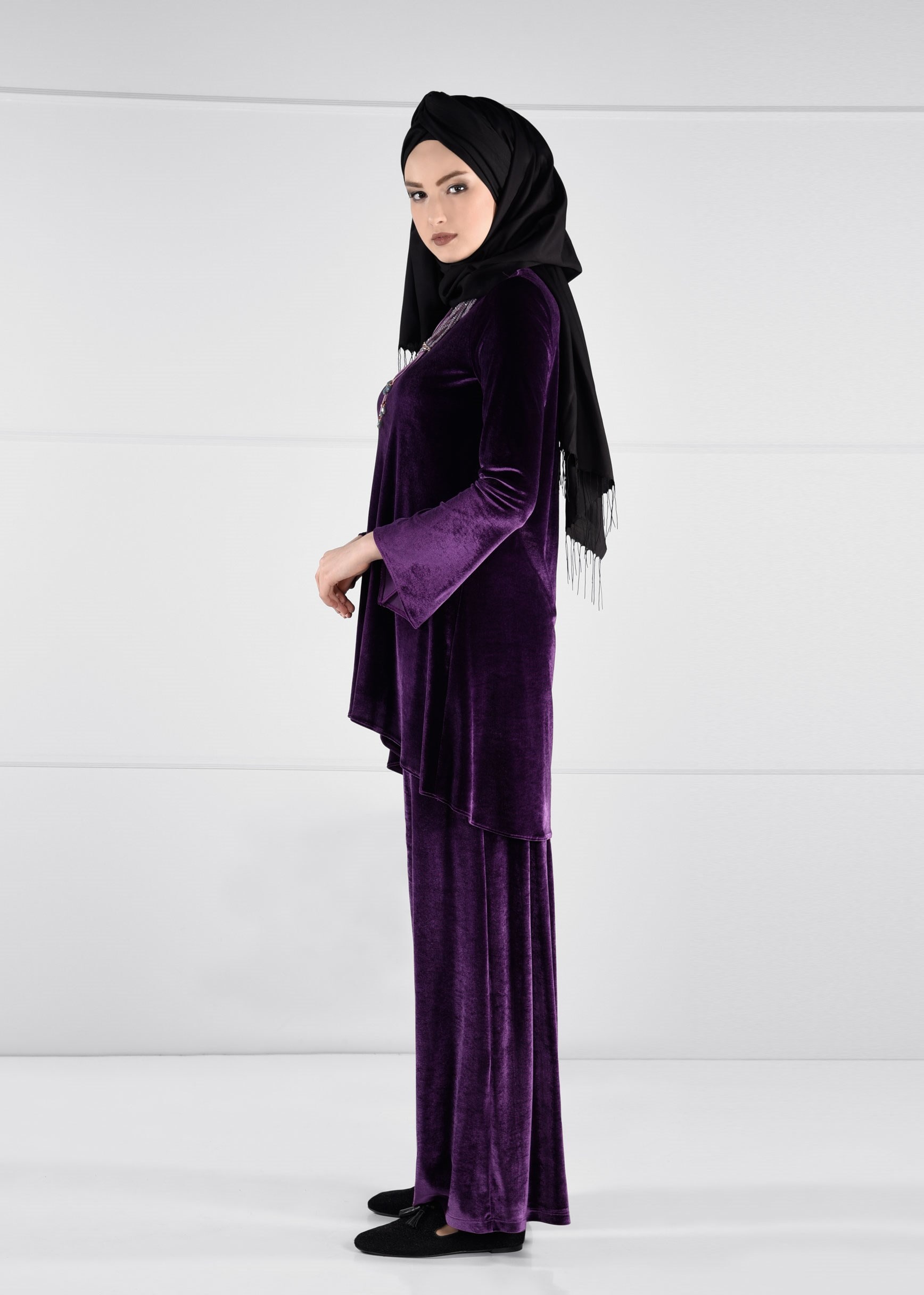 Tesettür giyim MÜRDÜM GENİŞ KESİM SALAŞ KADİFE 2Lİ PANTOLON TAKIM 4712