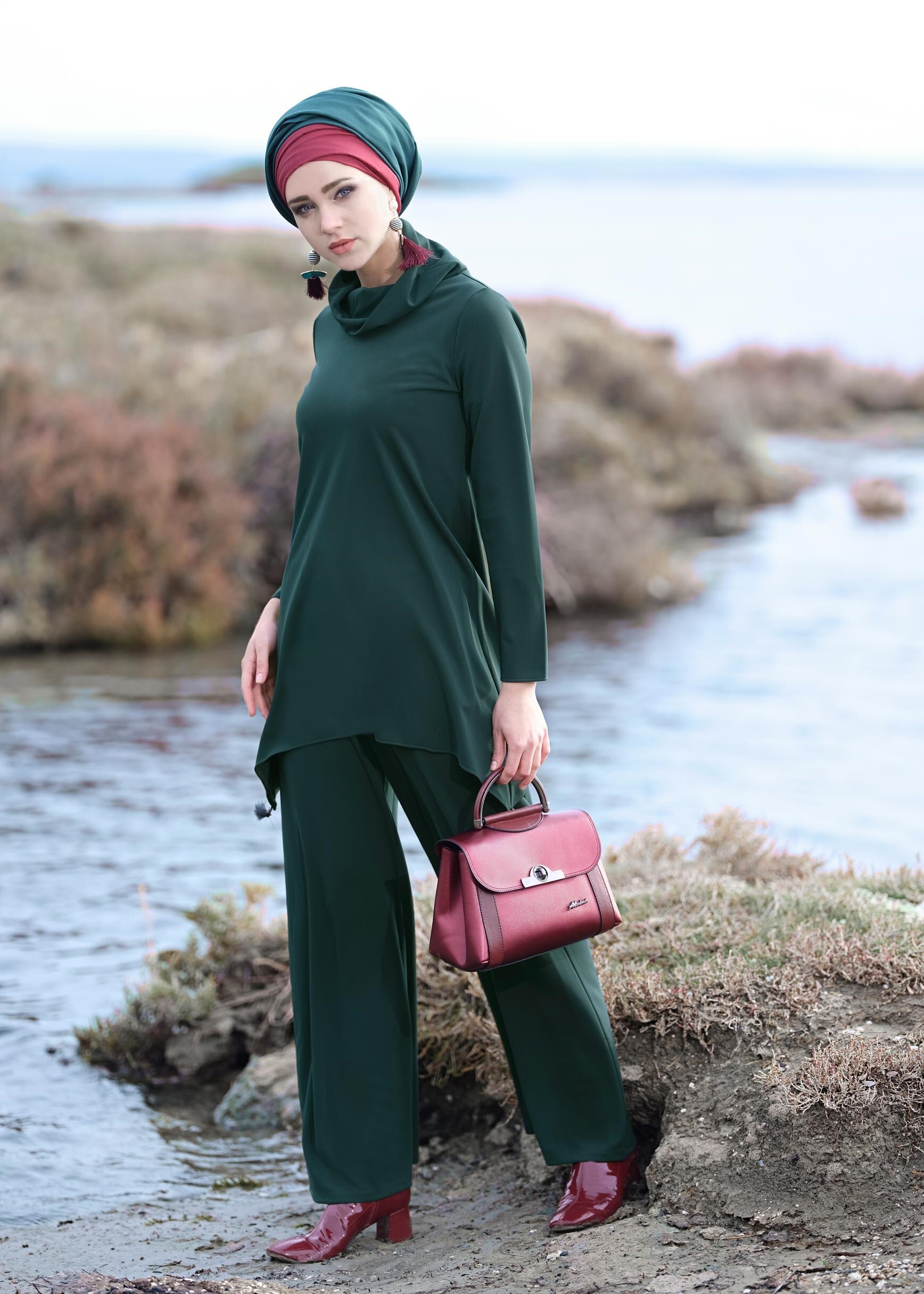 Tesettür giyim YEŞİL PÜSKÜL DETAYLI ŞAL YAKA ASİMETRİK KESİM 2Lİ PANTOLON TAKIM 4812