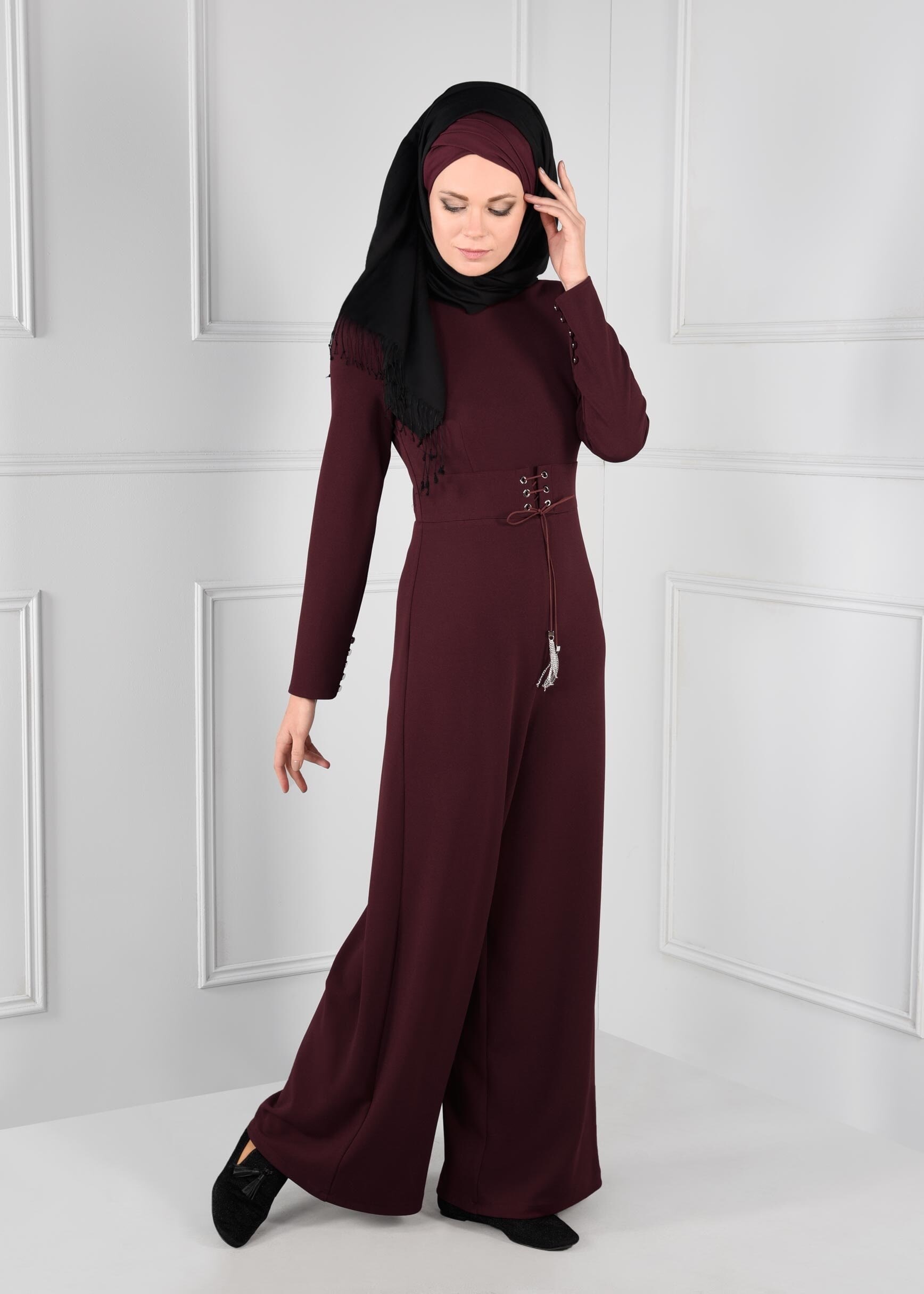 Tesettür giyim BORDO MANŞETLERİ DÜĞME DETAYLI KUŞ GÖZÜ KEMERLİ TULUM 4774