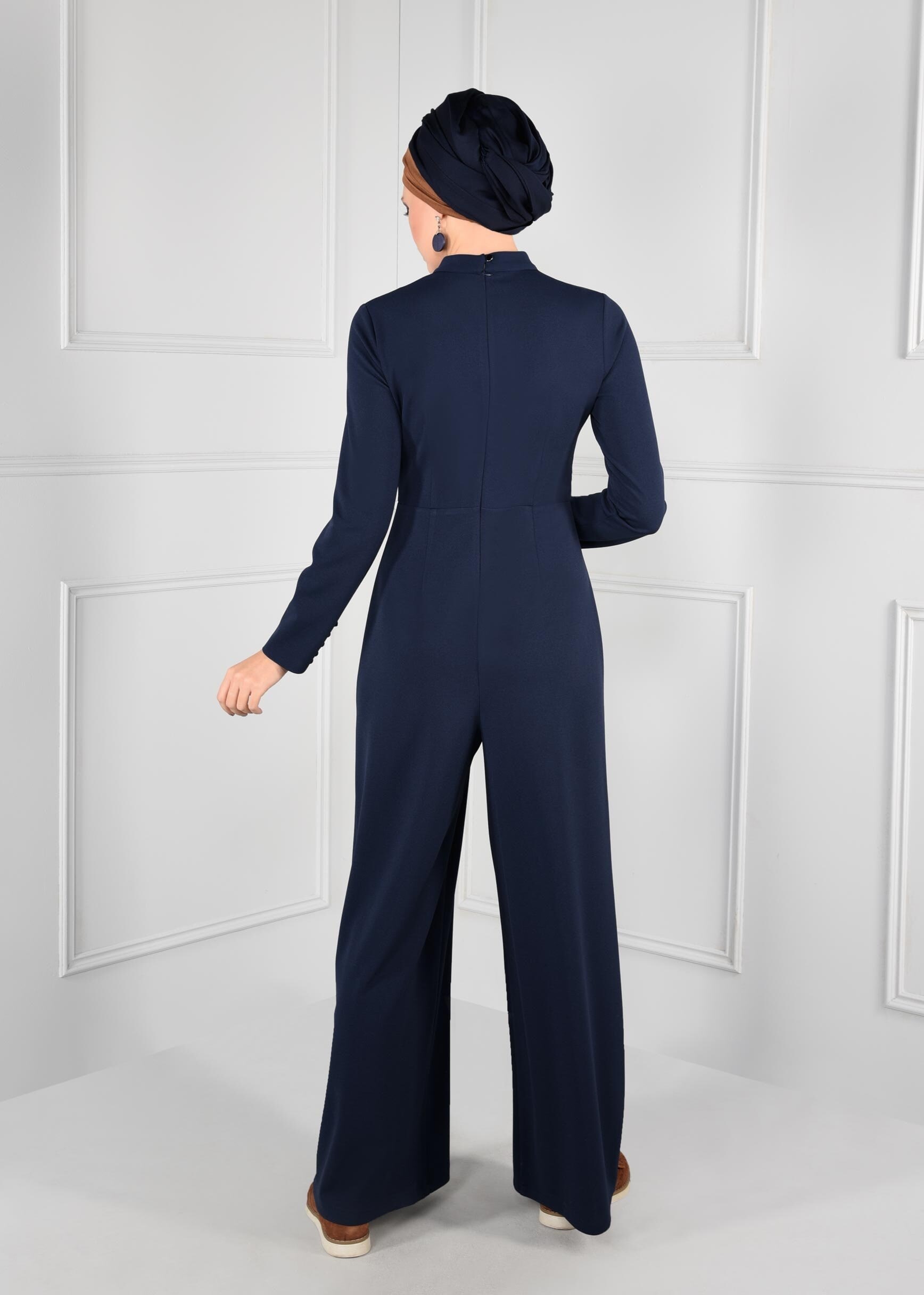 Tesettür giyim LACİVERT MANŞETLERİ DÜĞME DETAYLI KUŞ GÖZÜ KEMERLİ TULUM 4774