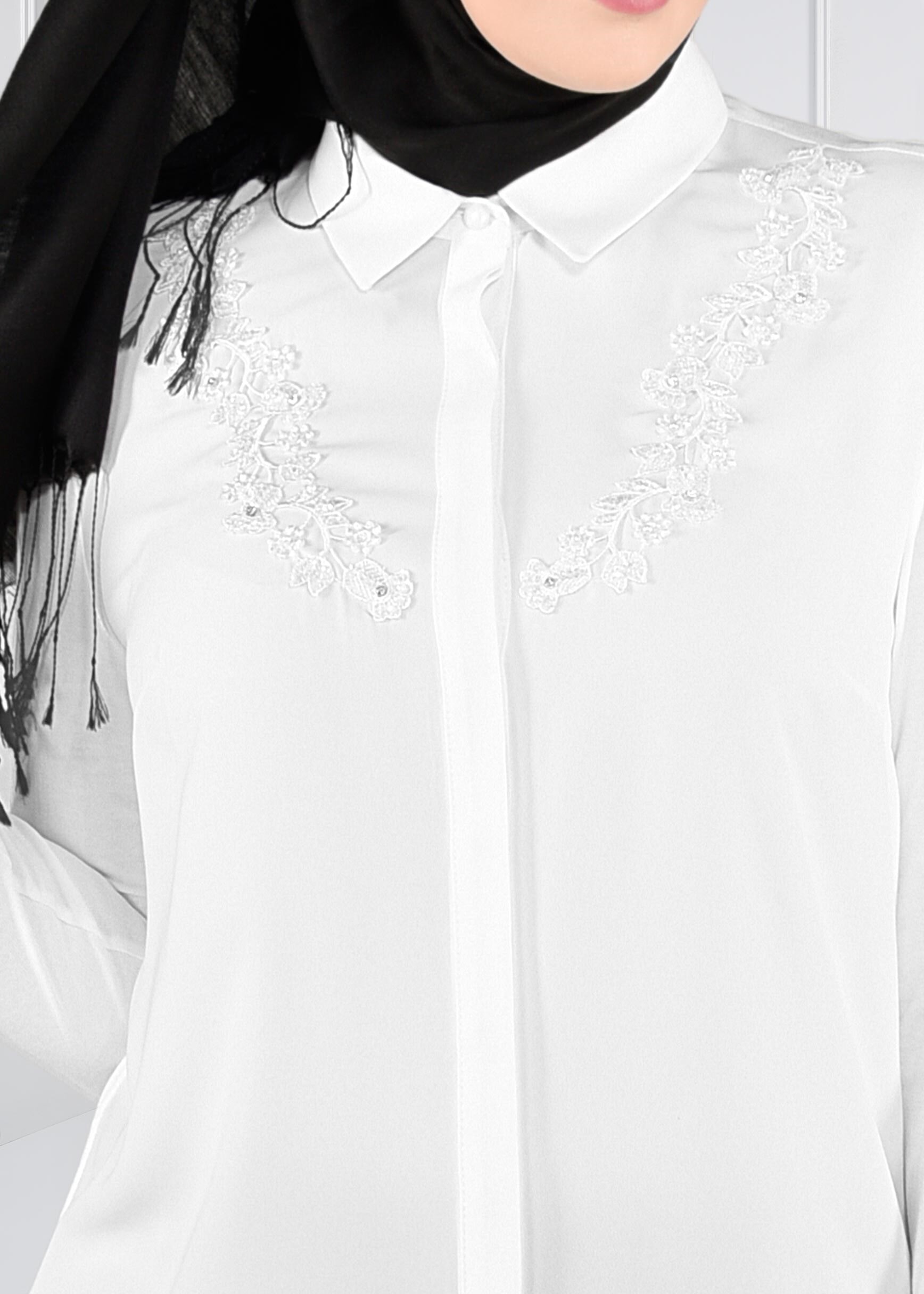 Tesettür giyim BEYAZ GÜPÜRLÜ BONCUK İŞLEME DETAYLI TUNİK 2741