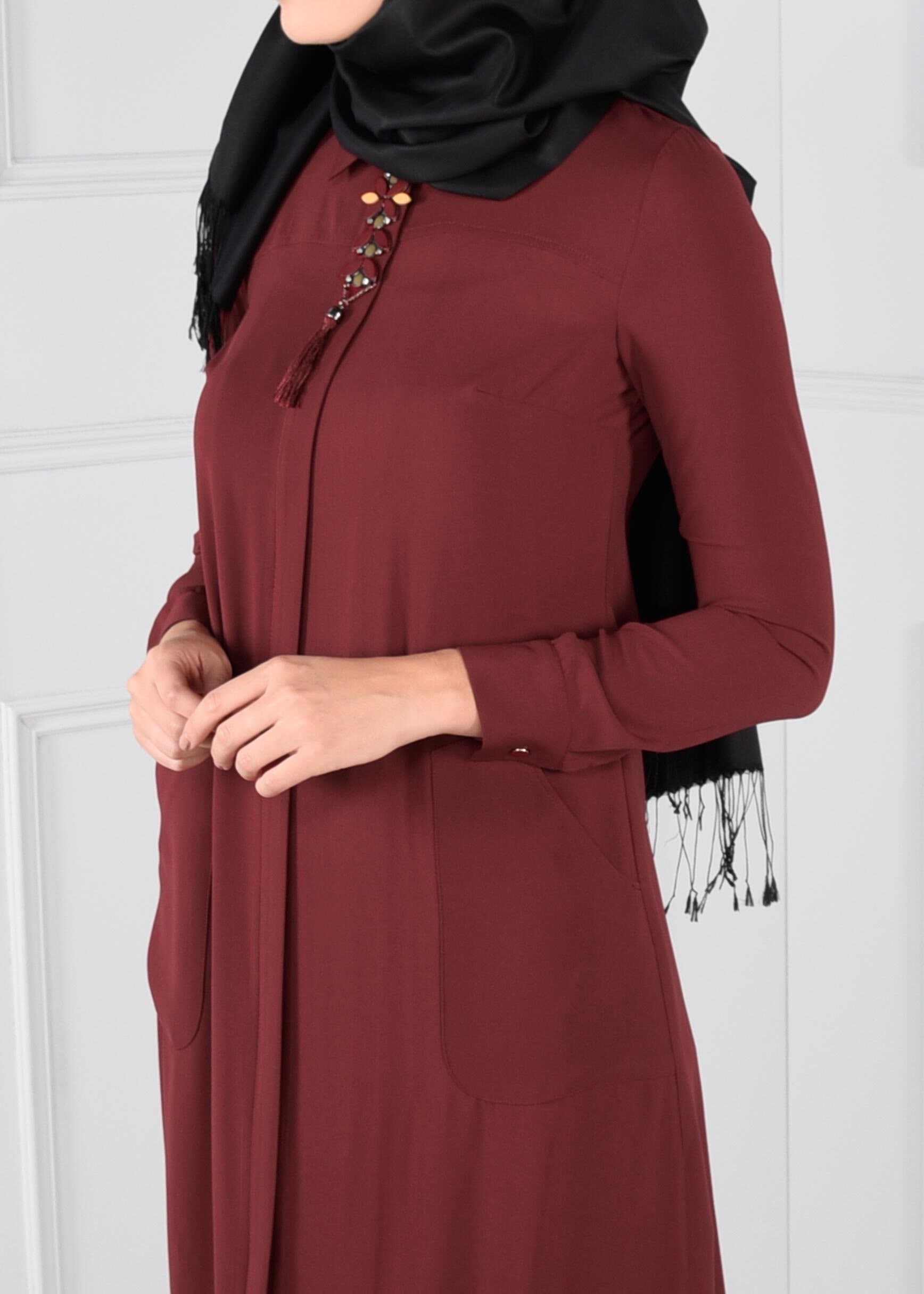 Tesettür giyim BORDO BROŞ DETAYLI CEPLİ TUNİK 4445