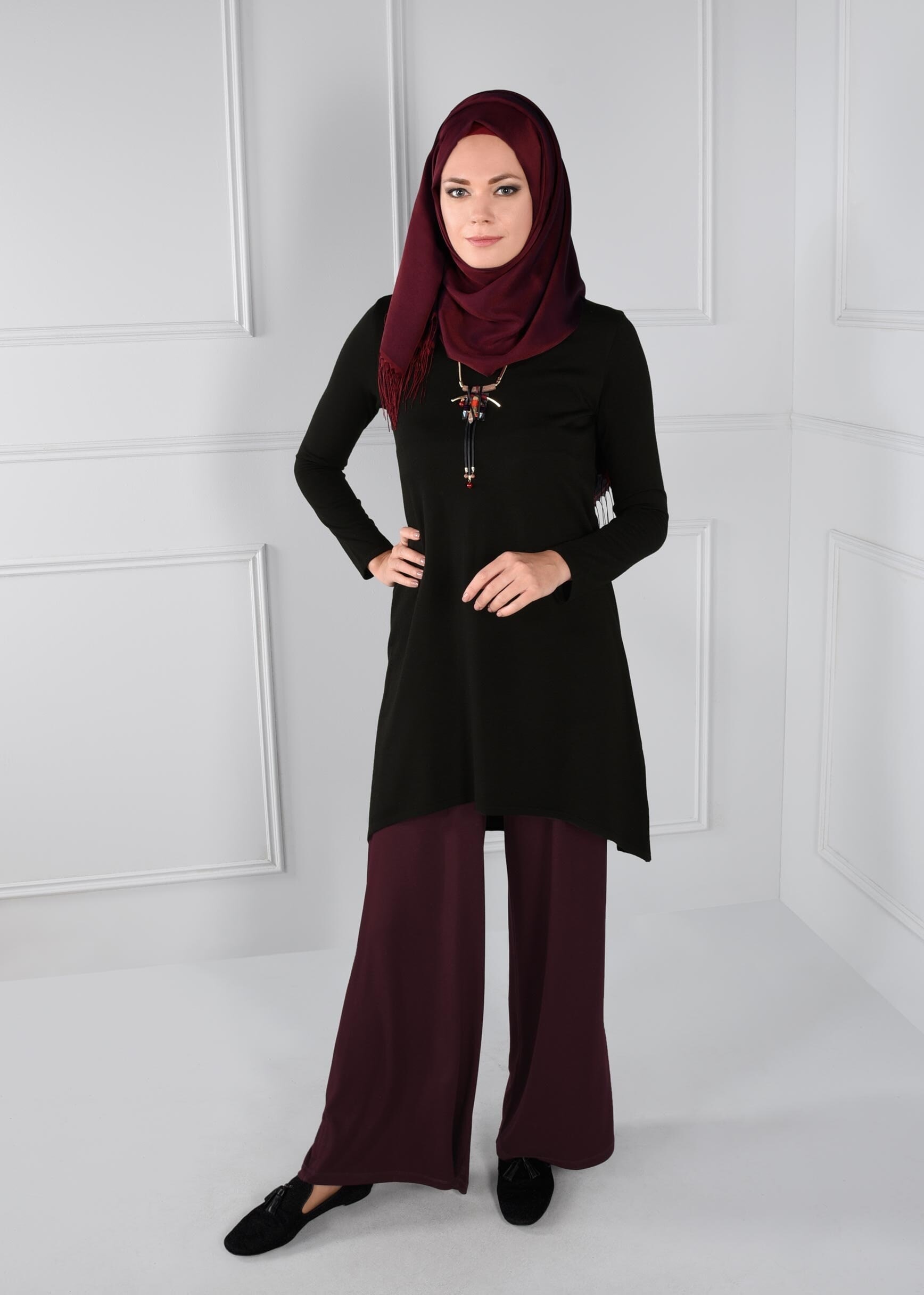 Tesettür giyim SİYAH ETEK UCU OVAL KESİM TRİKO TUNİK 4575