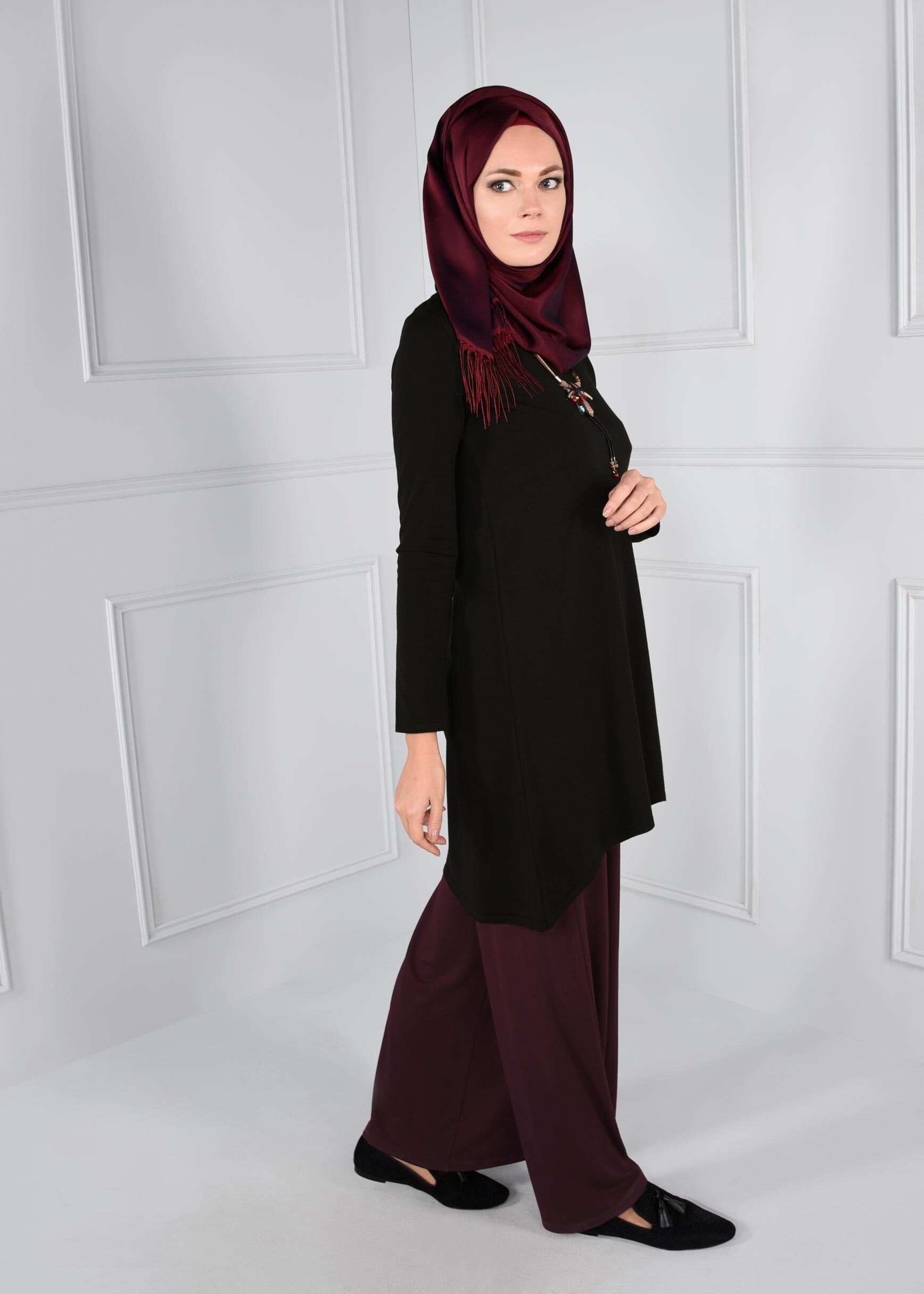 Tesettür giyim SİYAH ETEK UCU OVAL KESİM TRİKO TUNİK 4575