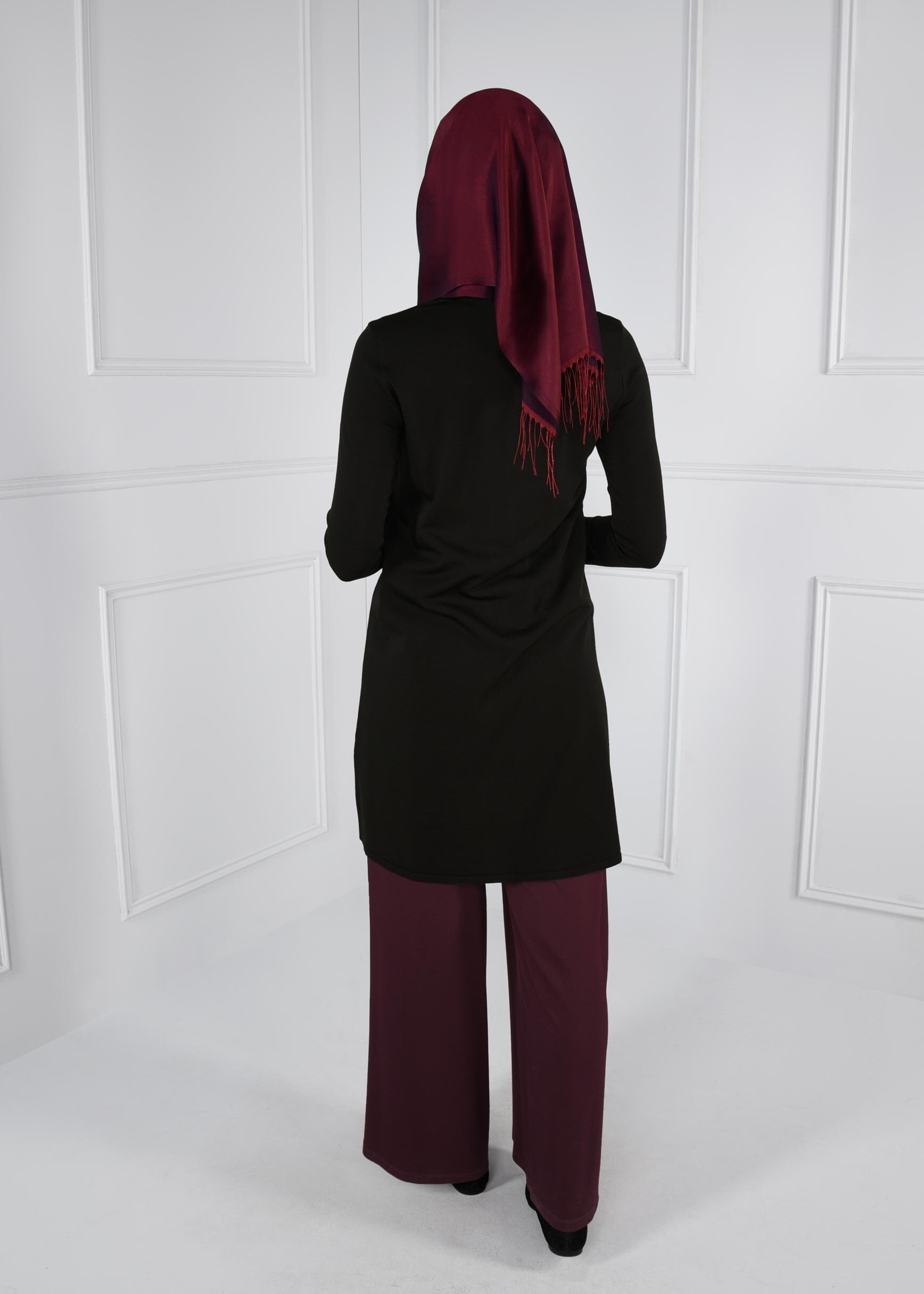 Tesettür giyim SİYAH ETEK UCU OVAL KESİM TRİKO TUNİK 4575