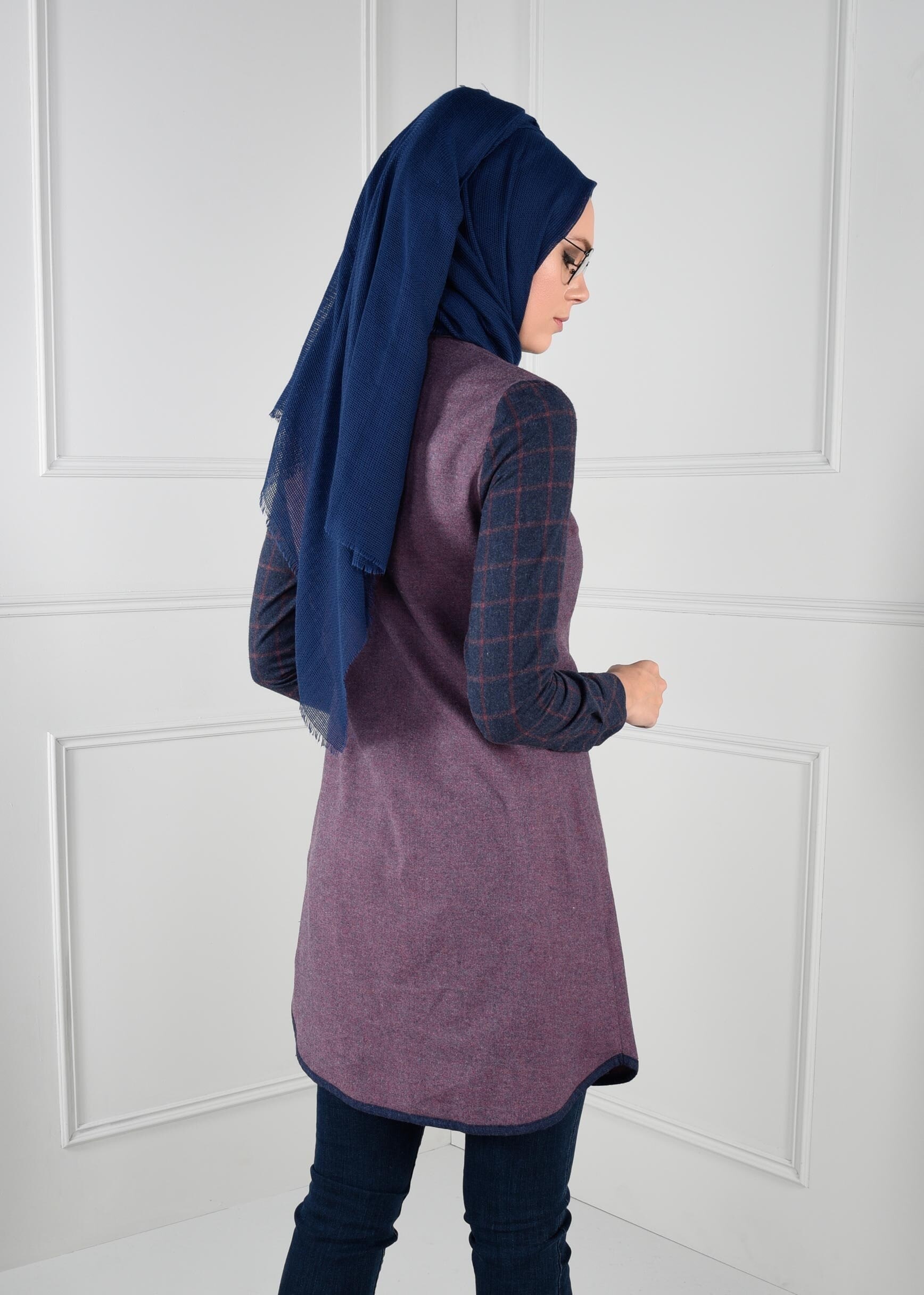 Tesettür giyim BORDO ÇİFT RENKLİ KOLLARI KARELİ BOYDAN DÜĞMELİ TUNİK 4588