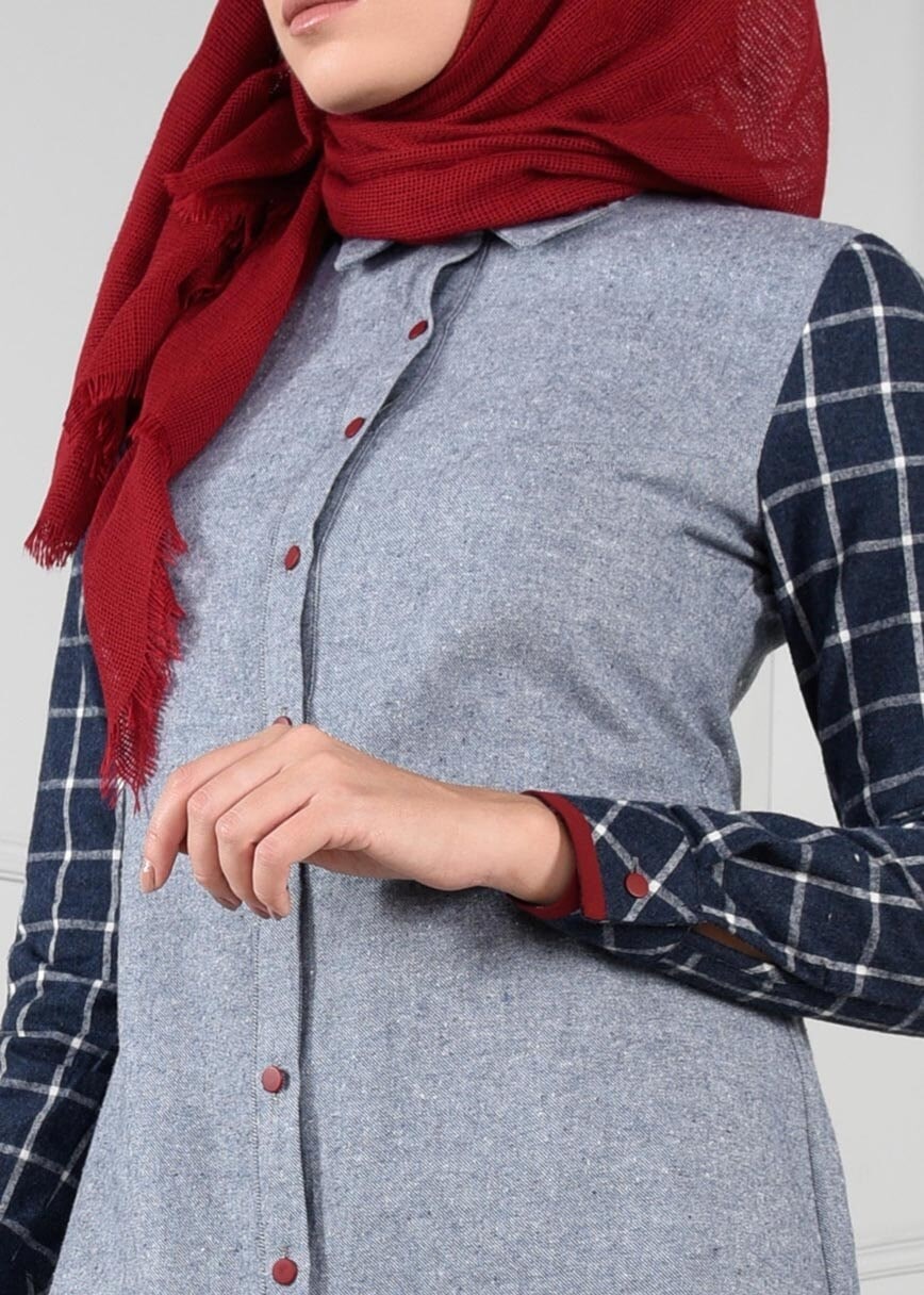 Tesettür giyim LACİVERT ÇİFT RENKLİ KOLLARI KARELİ BOYDAN DÜĞMELİ TUNİK 4588