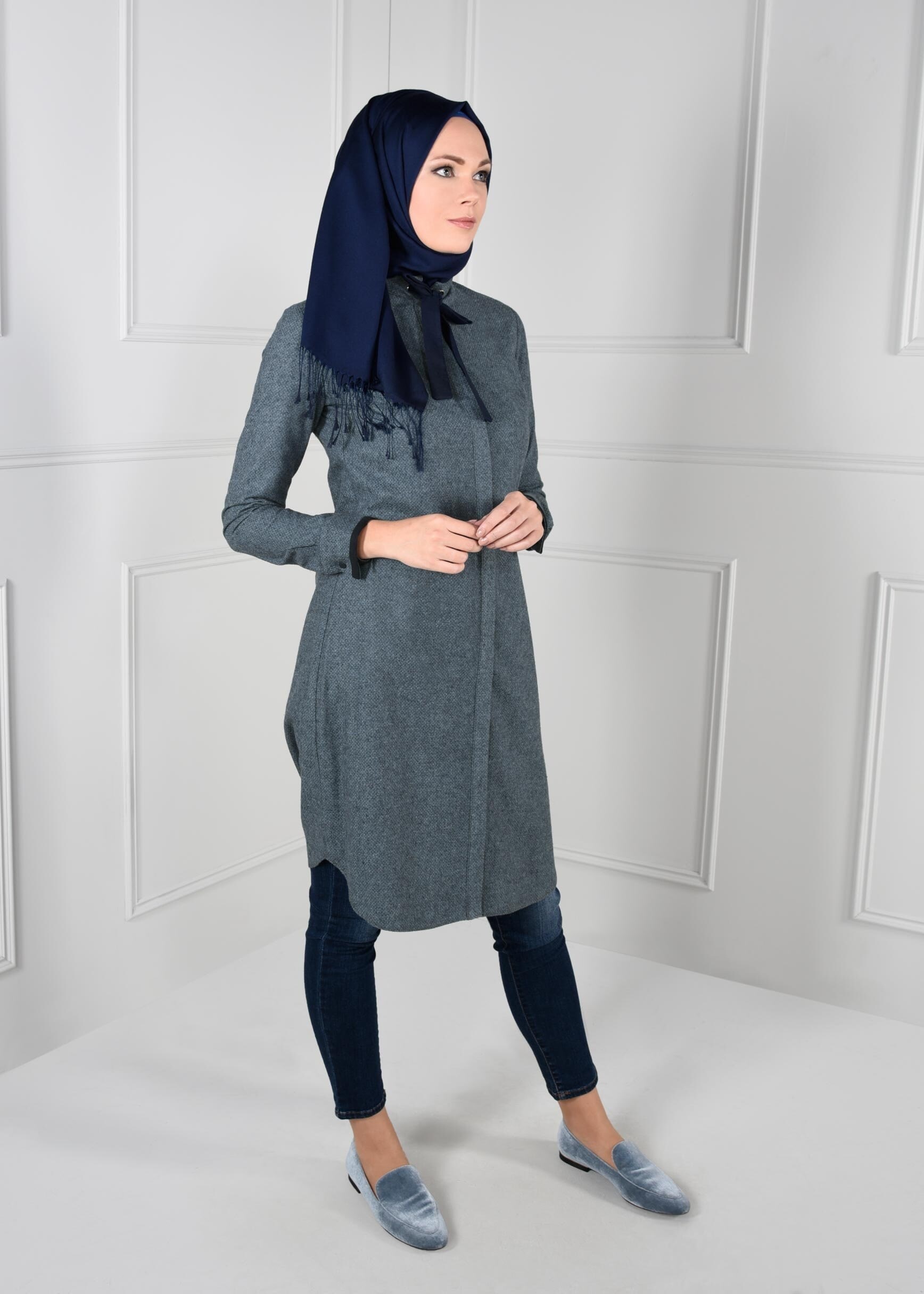 Tesettür giyim LACİVERT YAKASI BAĞCIK DETAYLI DÜZ TUNİK 4590