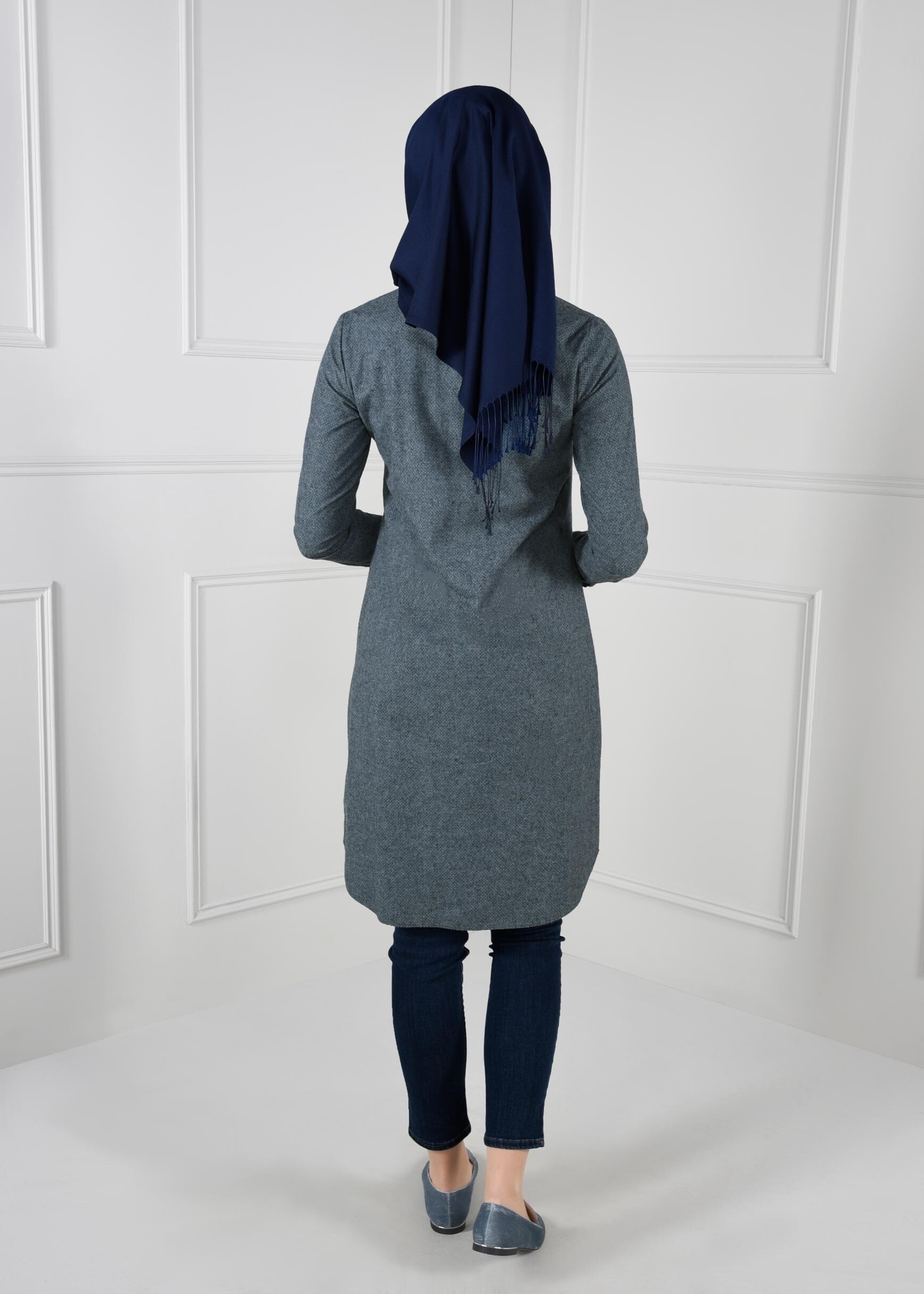 Tesettür giyim LACİVERT YAKASI BAĞCIK DETAYLI DÜZ TUNİK 4590