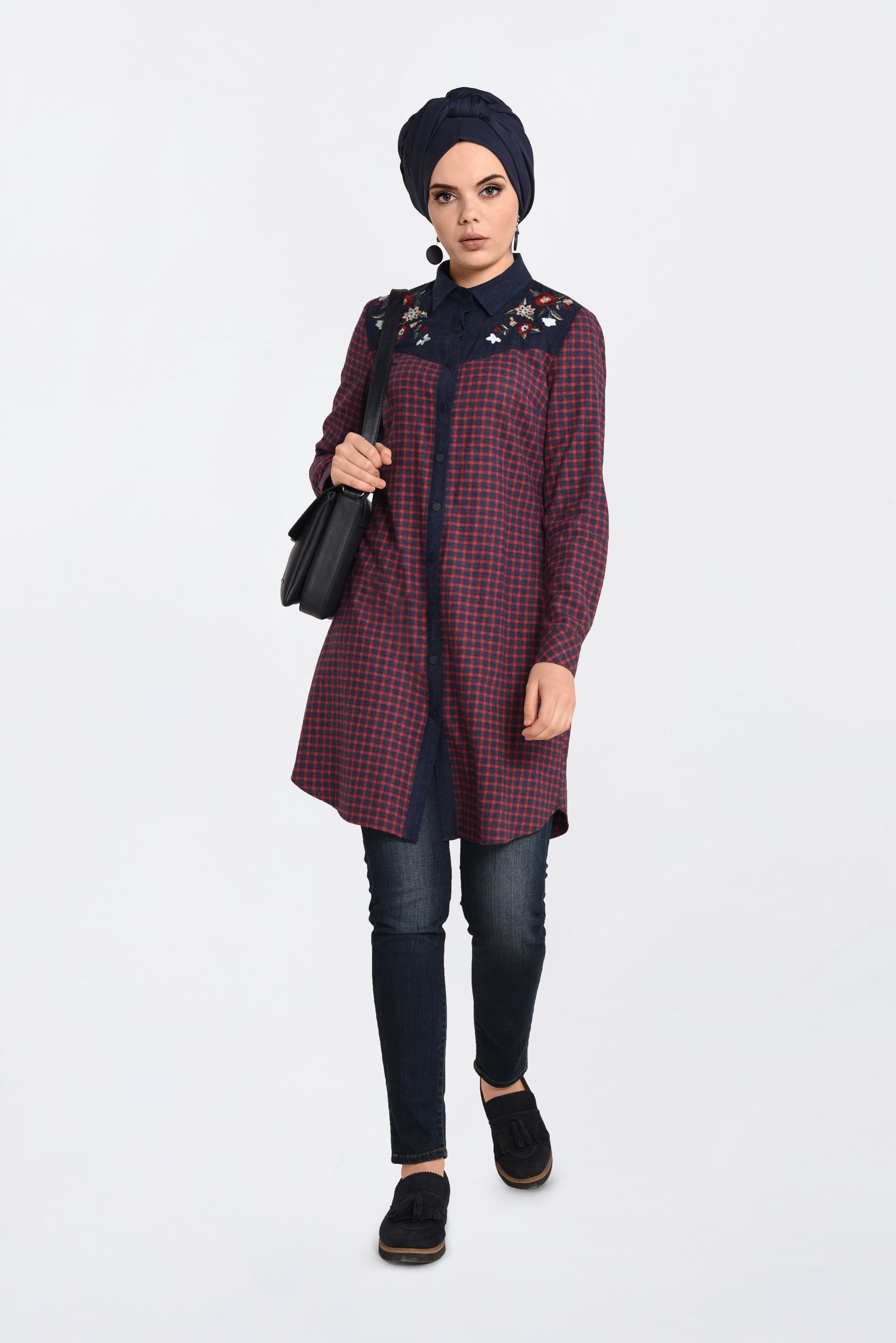 Tesettür giyim LACİVERT NAKIŞ İŞLEMELİ EKOSE TUNİK 4591