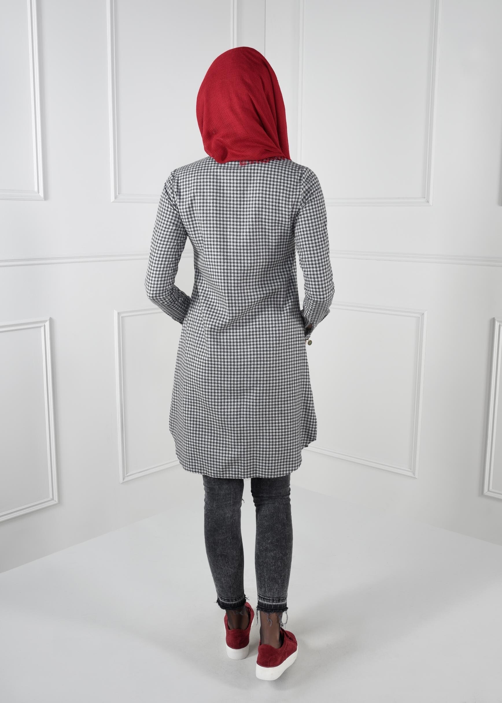 Tesettür giyim SİYAH YANLARI YIRTMAÇLI PÖTİKARE TUNİK 4592