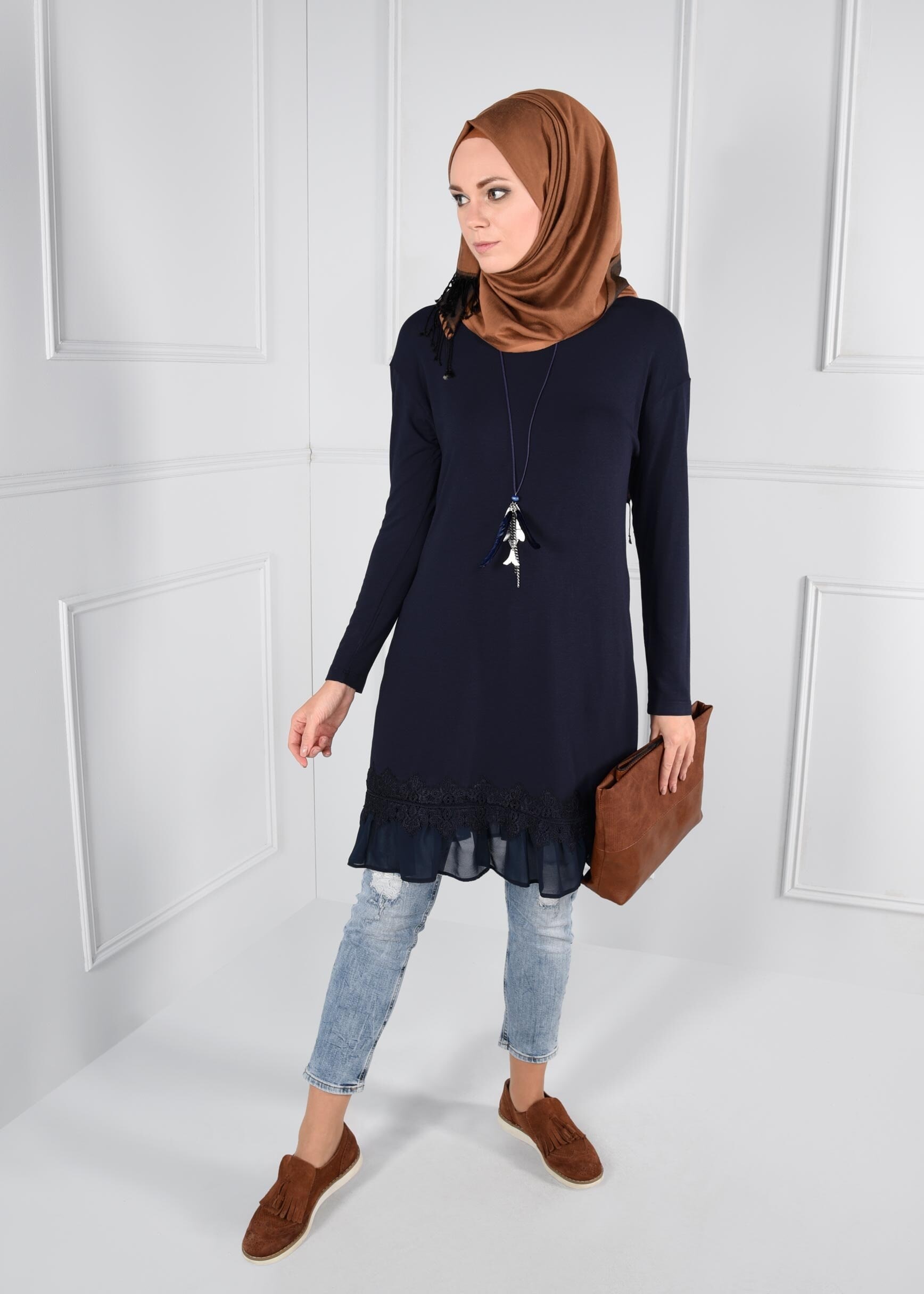 Tesettür giyim LACİVERT ETEK UCU ŞİFON VOLANLI GÜPÜR DETAYLI TUNİK 4594