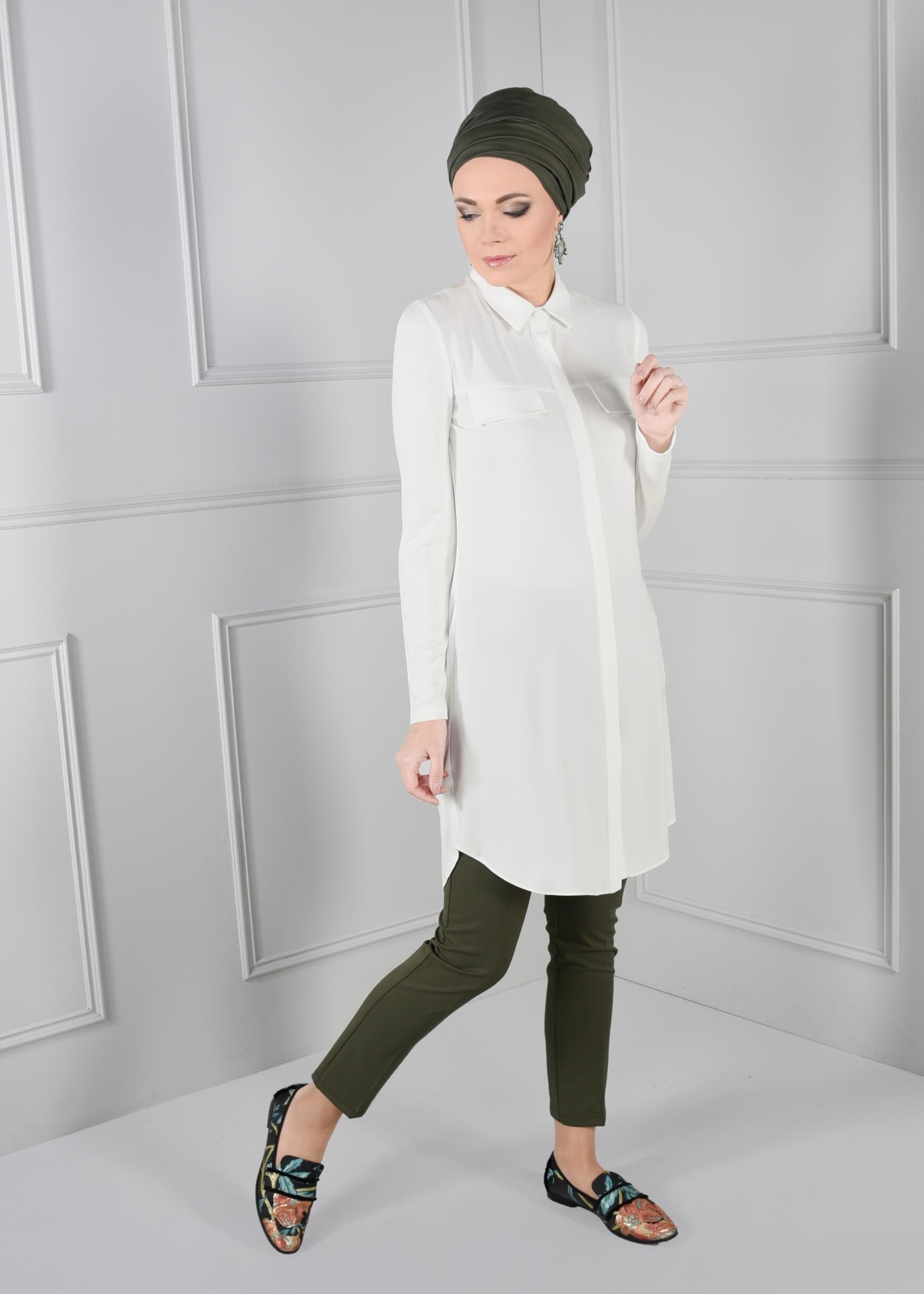 Tesettür giyim BEYAZ GİZLİ DÜĞMELİ DÜZ TUNİK 4597 