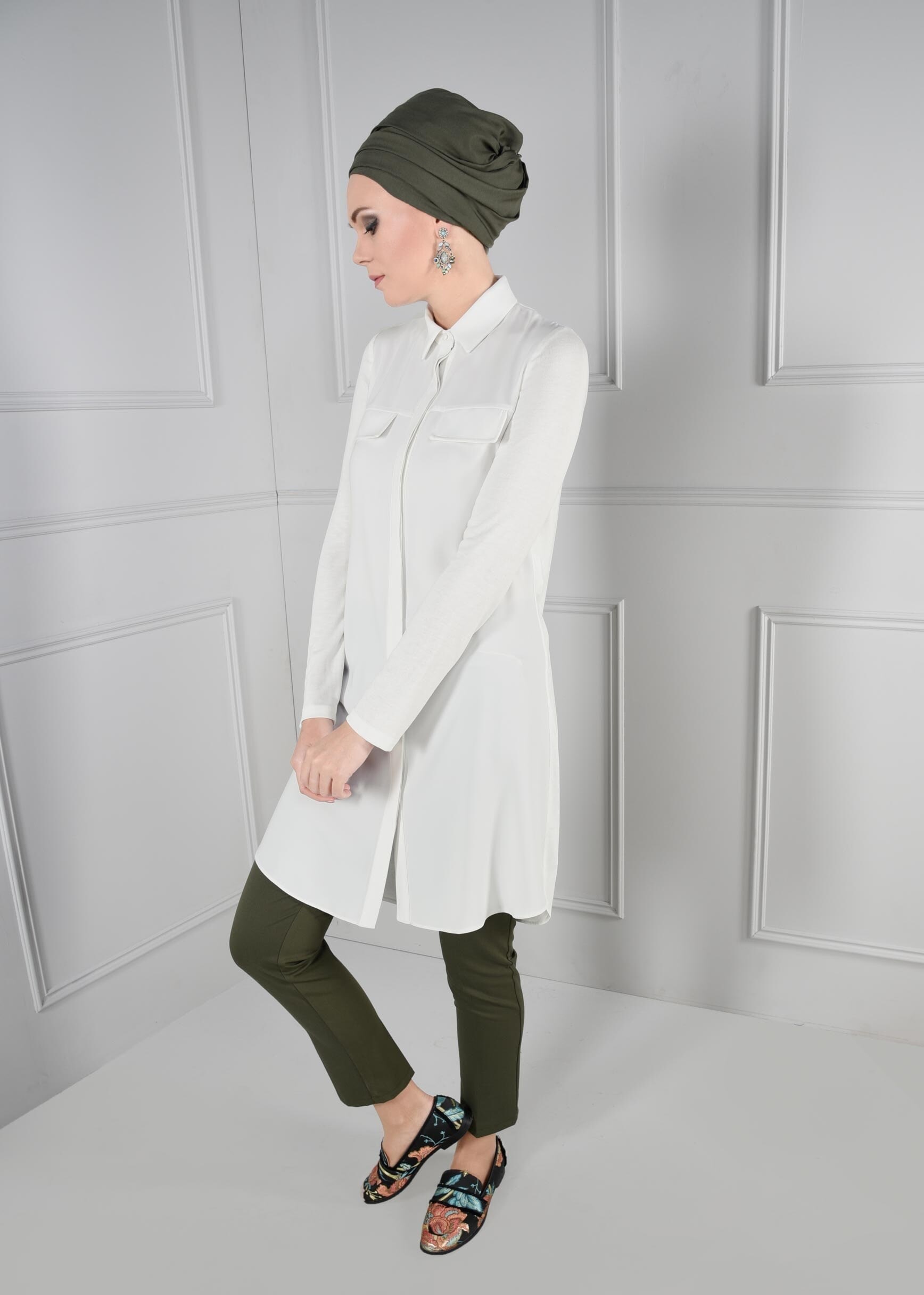 Tesettür giyim BEYAZ GİZLİ DÜĞMELİ DÜZ TUNİK 4597 