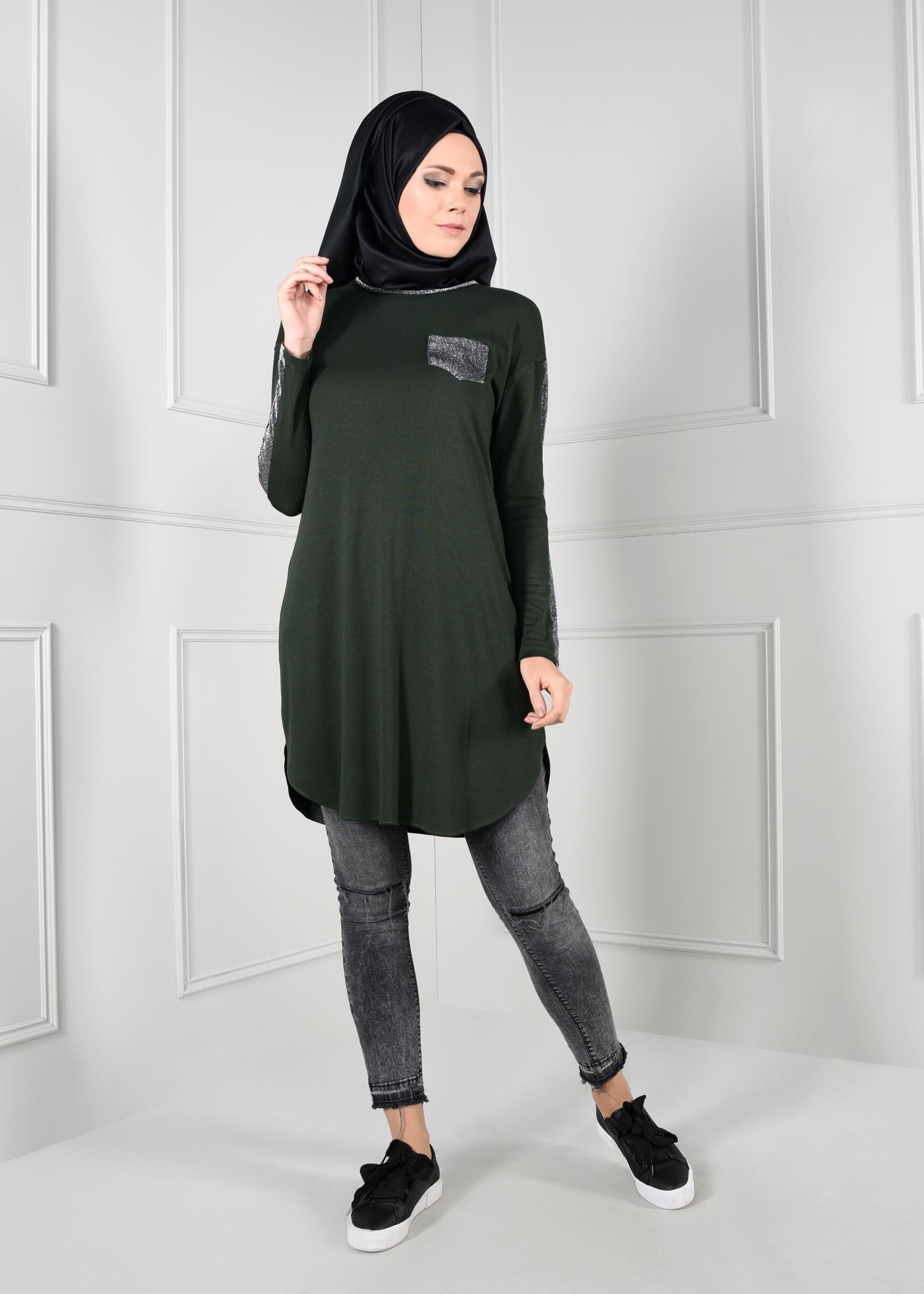 Tesettür giyim HAKİ KOLLARI YAKASI SİMLİ BİYE ŞERİT DETAYLI CEPLİ TUNİK 4598