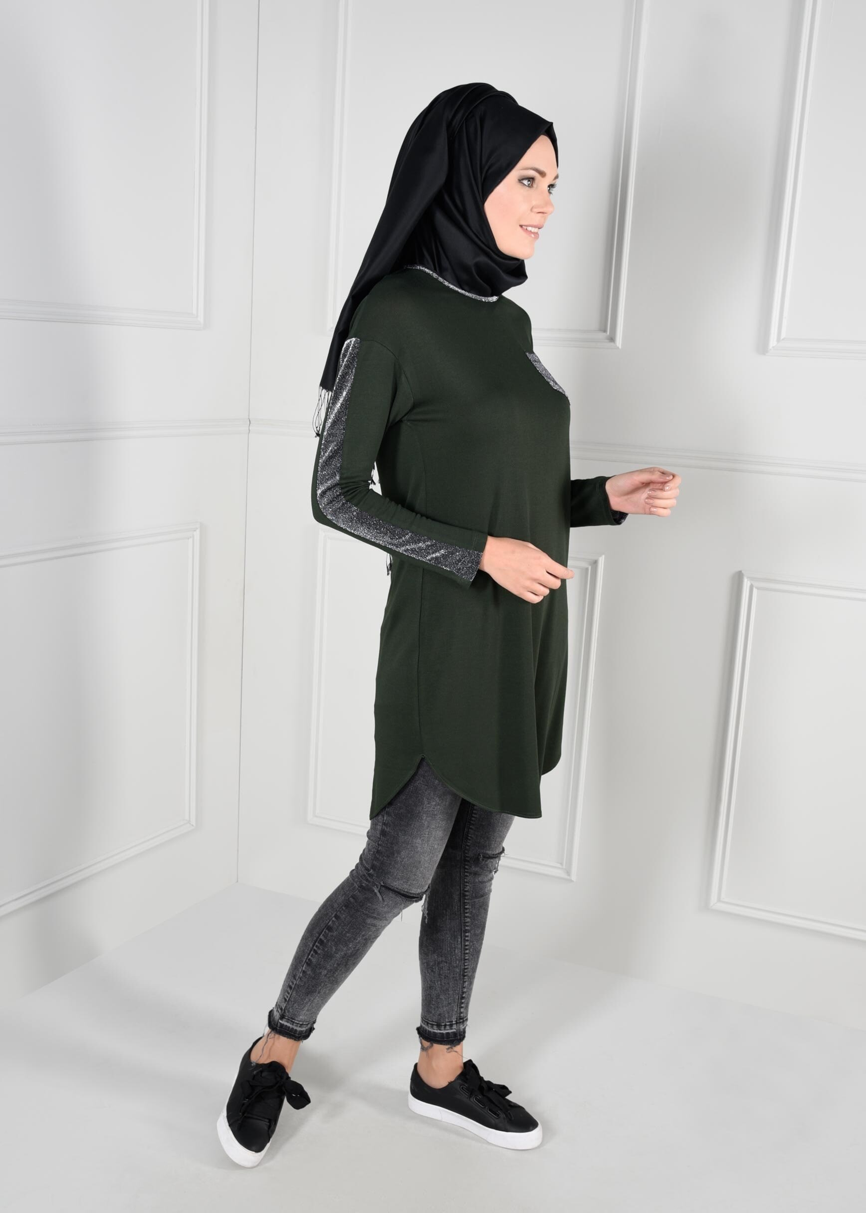 Tesettür giyim HAKİ KOLLARI YAKASI SİMLİ BİYE ŞERİT DETAYLI CEPLİ TUNİK 4598