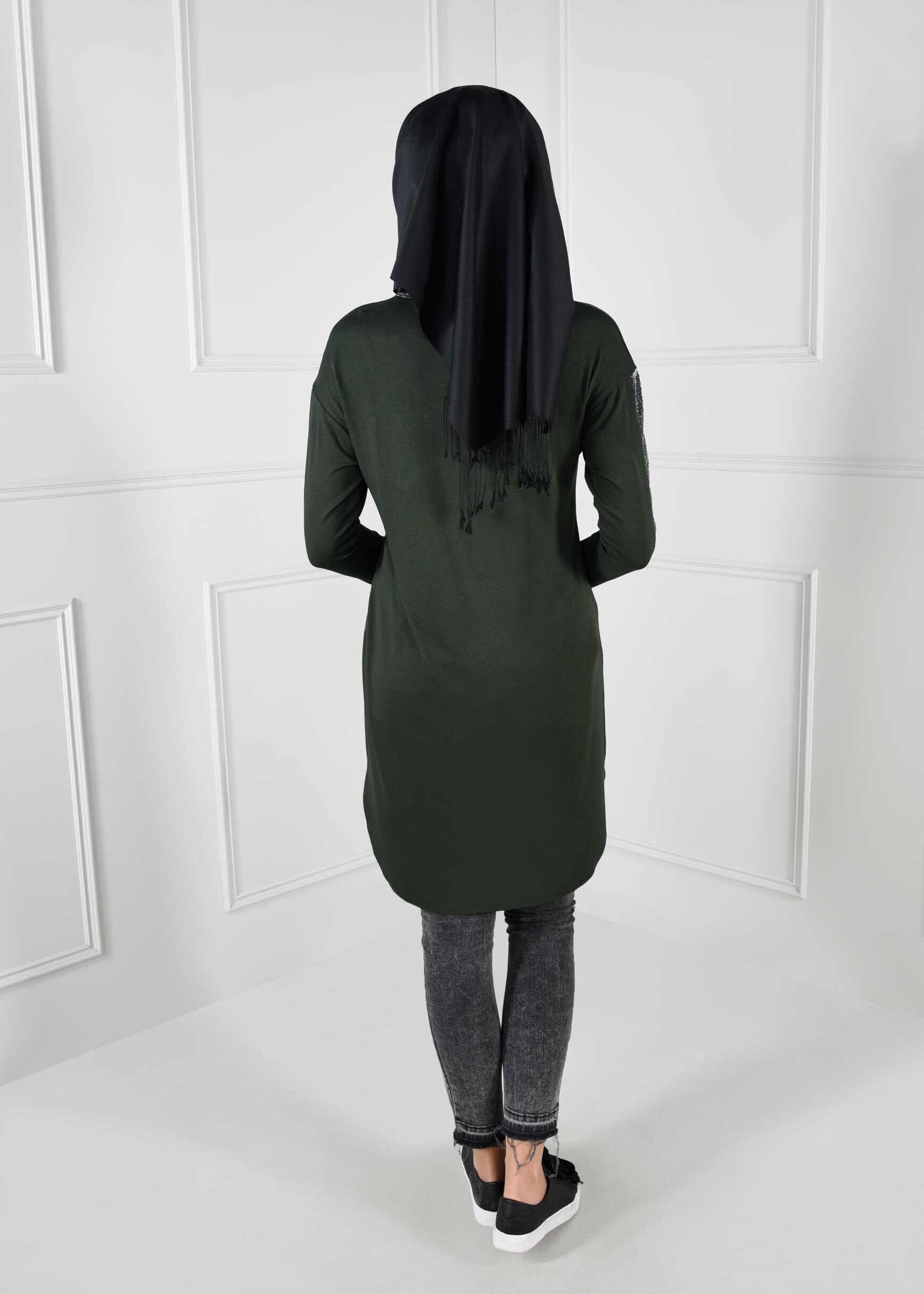 Tesettür giyim HAKİ KOLLARI YAKASI SİMLİ BİYE ŞERİT DETAYLI CEPLİ TUNİK 4598