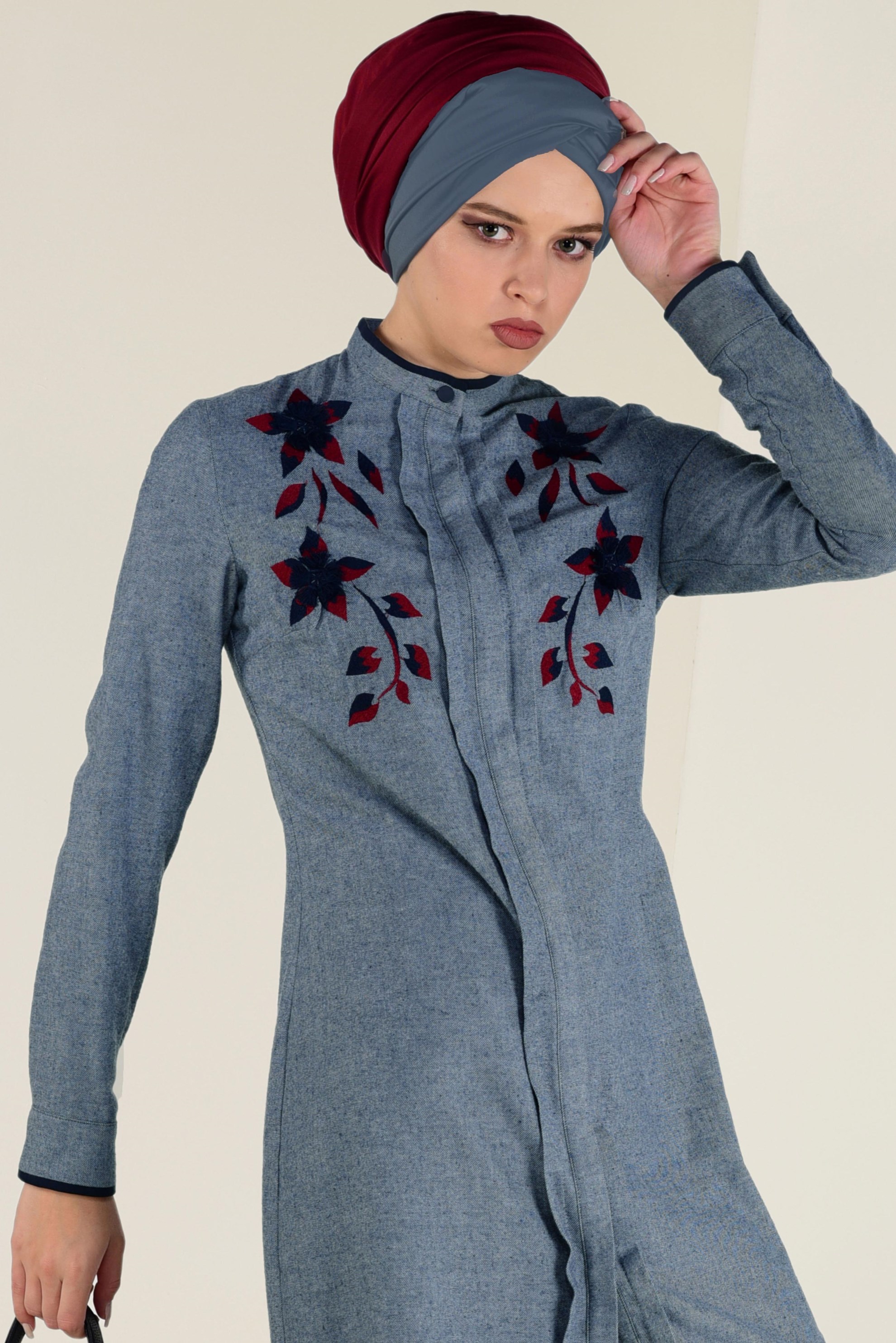 Tesettür giyim LACİVERT ÇİÇEK İŞLEMELİ YAKASI DÜĞMELİ TUNİK 4616 